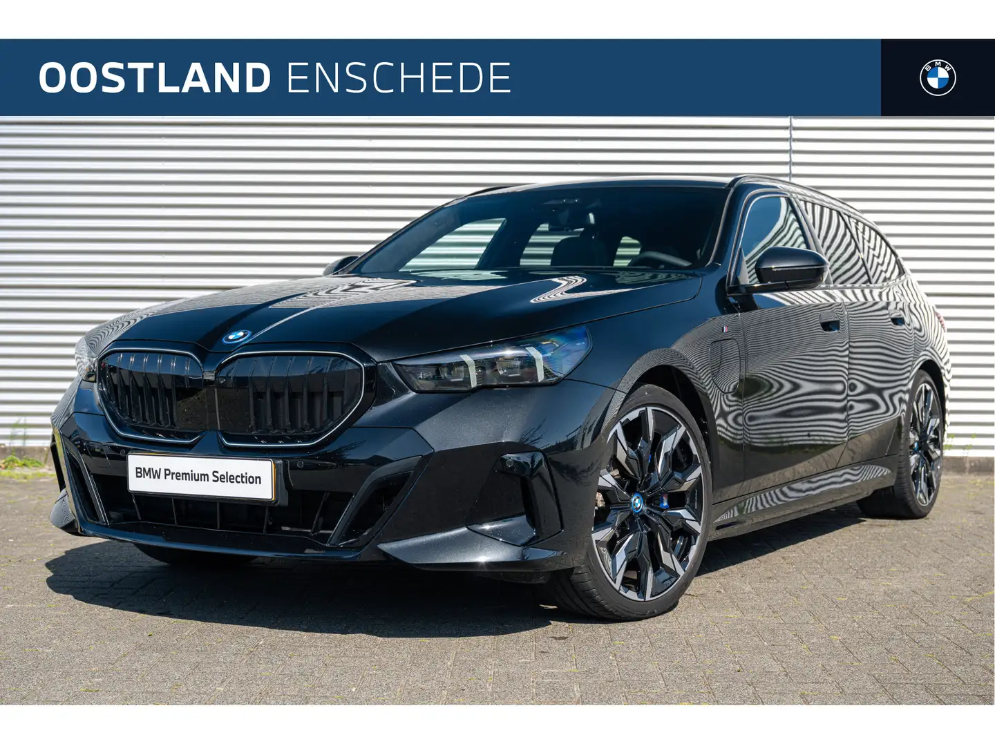 BMW 550 5 Serie Touring 550e xDrive M Sport Automaat / Pan Černá - 1