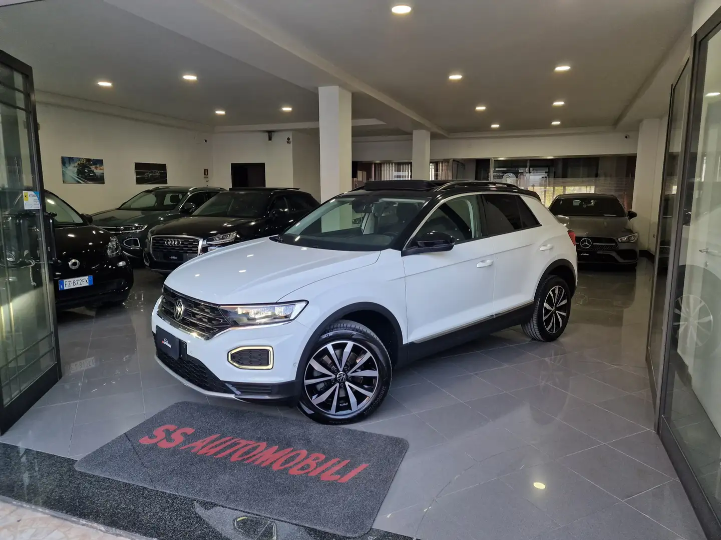 Volkswagen T-Roc T-Roc 2.0 tdi Style 150cv DSG Tetto Bianco - 1