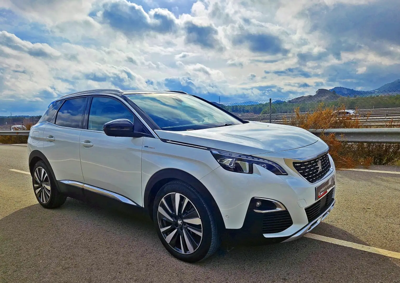 Peugeot 3008 HYB PHEV 300 GT Pack AWD e-EAT8 Blanco - 2