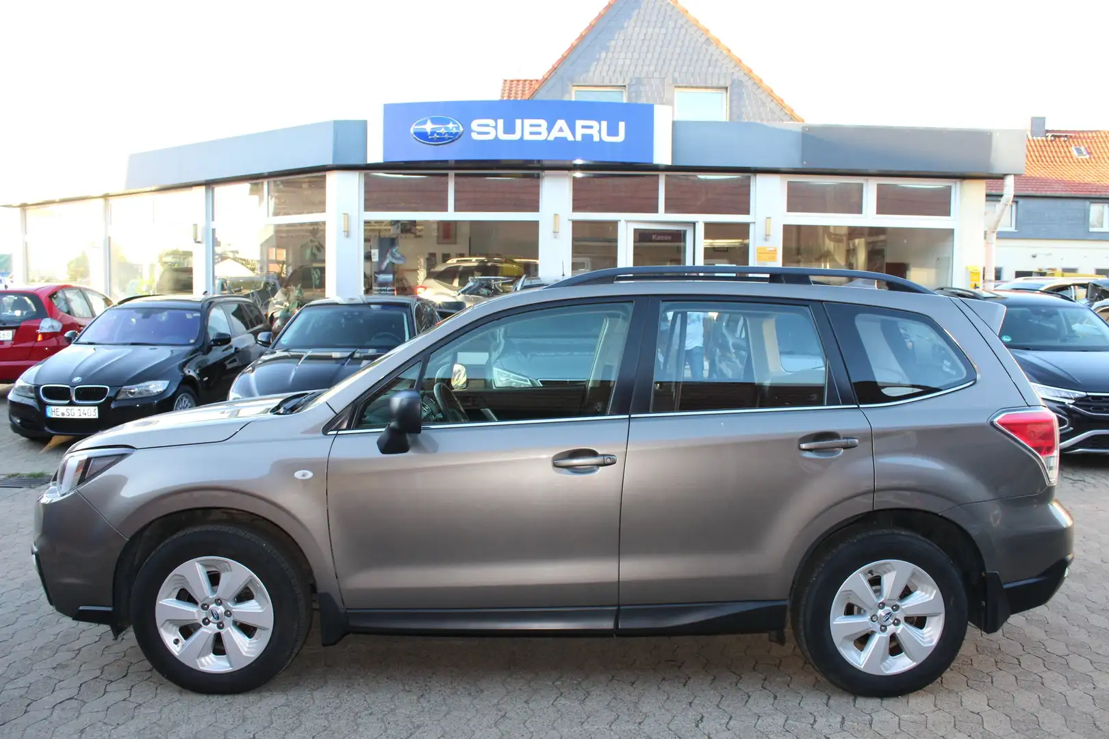 Subaru Forester Active Automatik inkl. AHK  2-Sitzer LKW Bronze - 1