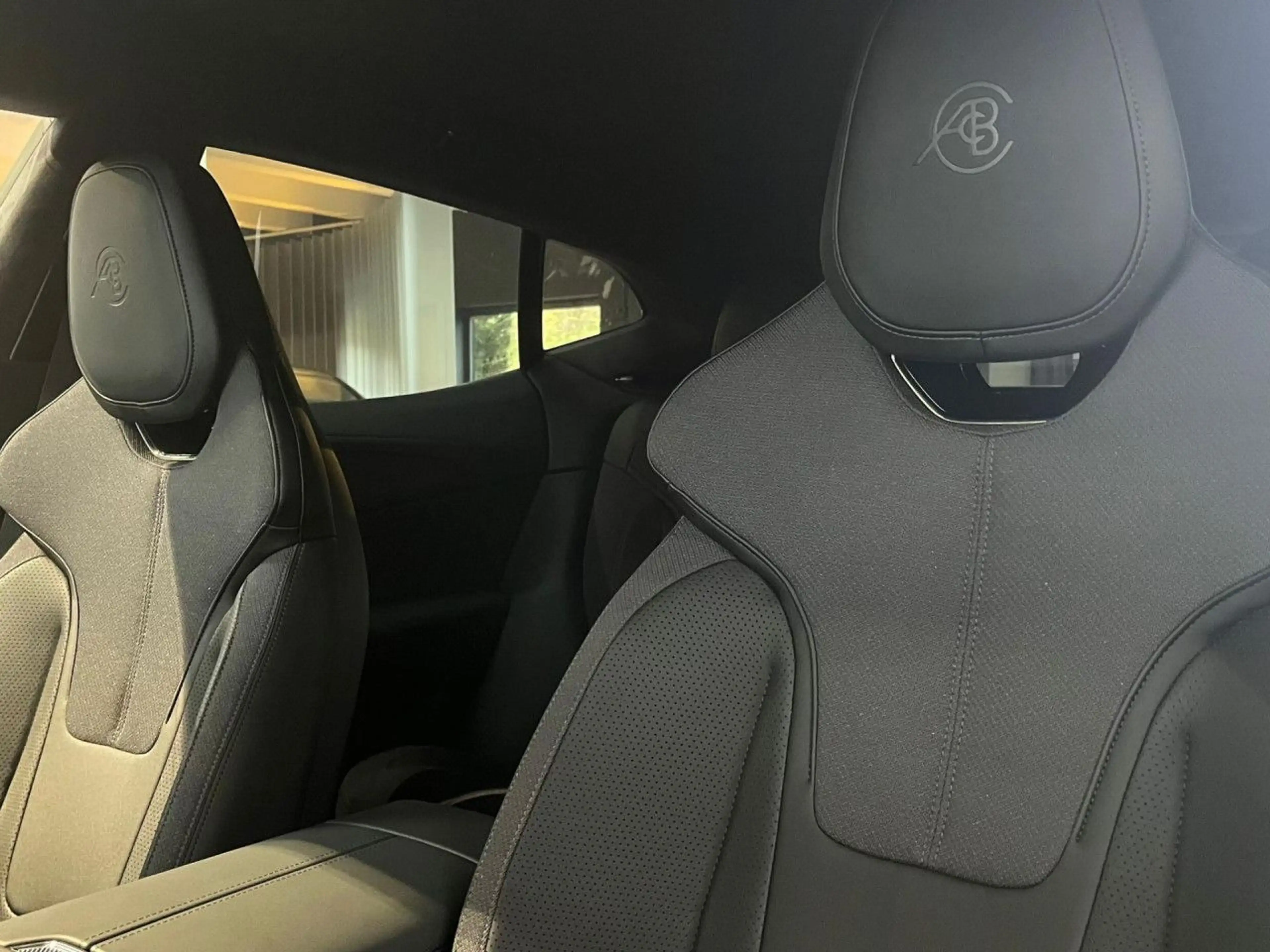 Lotus Eletre Business Edition Turboabschreibung 75% — photo 11