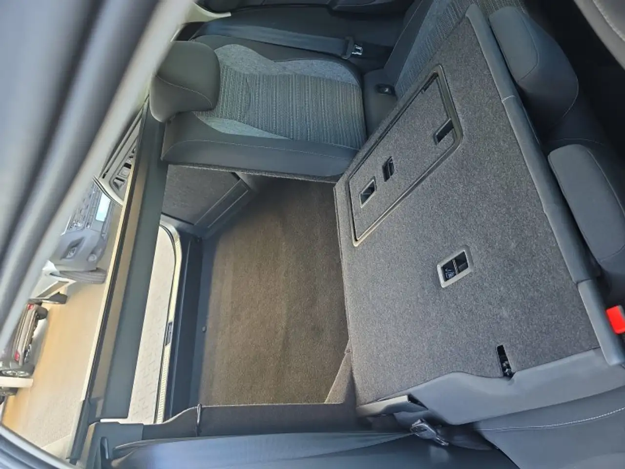 Skoda Superb Combi 2,0TDI DSG Navi/DCC/ACC/Kamera/Sitzhz., миниатюра 20