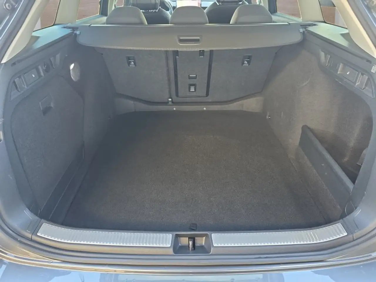 Skoda Superb Combi 2,0TDI DSG Navi/DCC/ACC/Kamera/Sitzhz., миниатюра 18