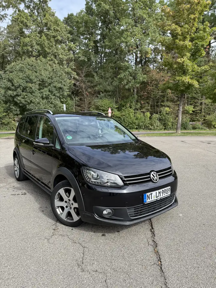 Volkswagen Cross Touran