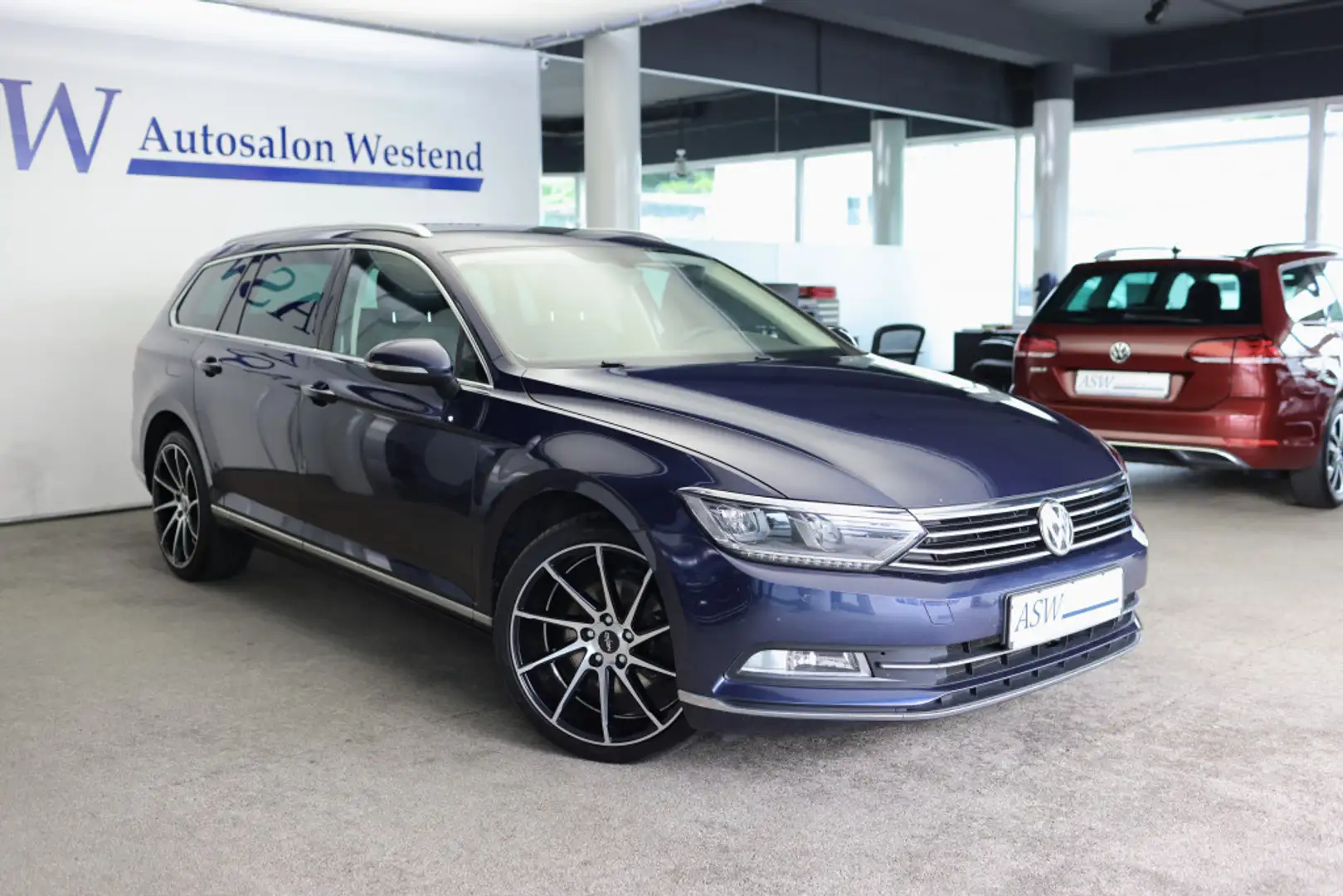 Volkswagen Passat Variant 2,0 TDI HIGHLINE BMT ACC Bleu - 1