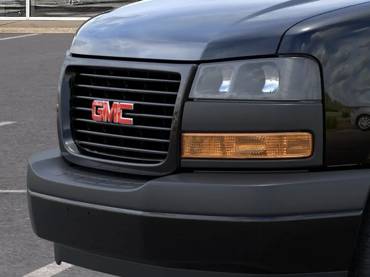 GMC Savana снимка GMC Savana