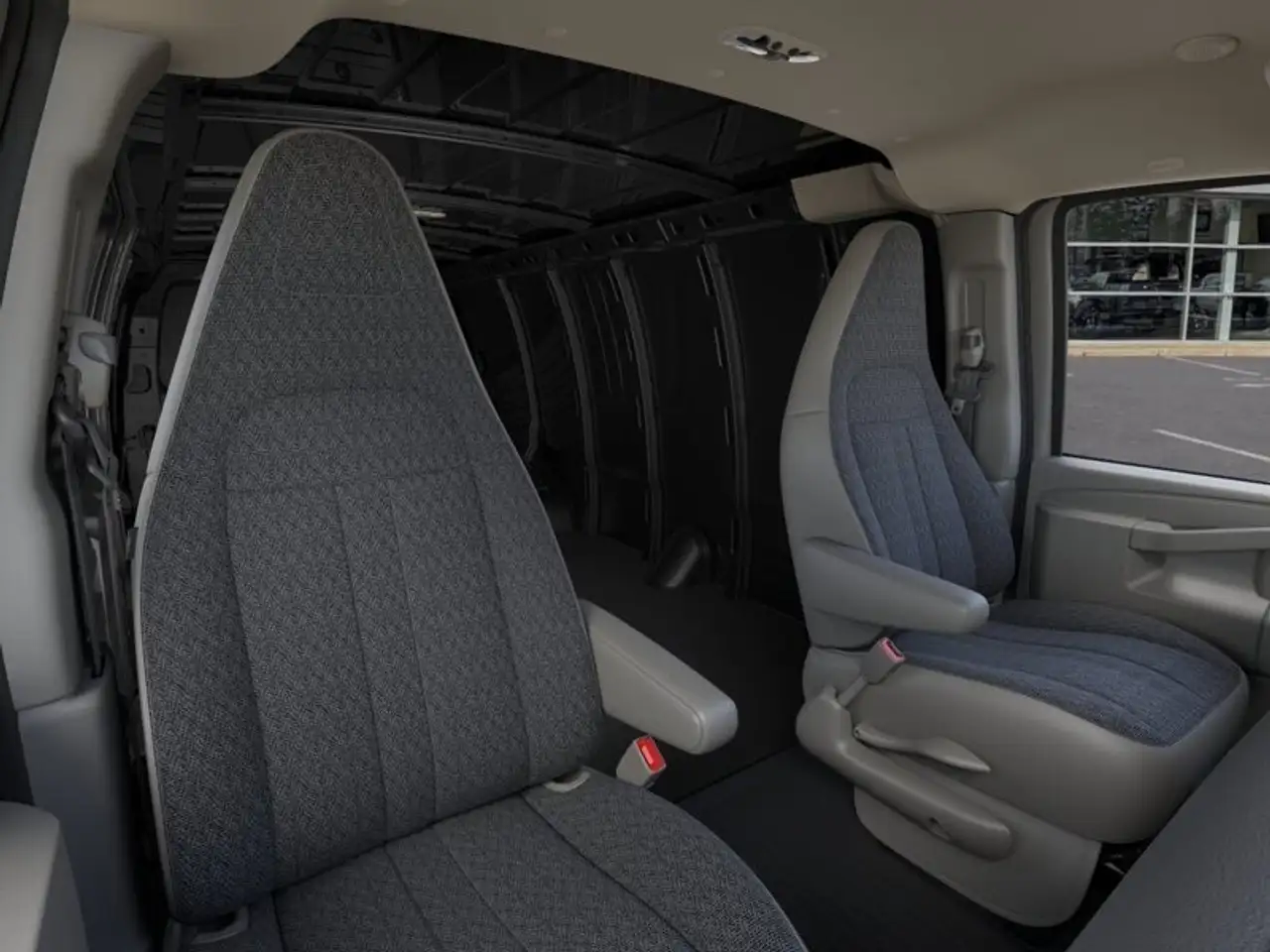 GMC Savana снимка GMC Savana