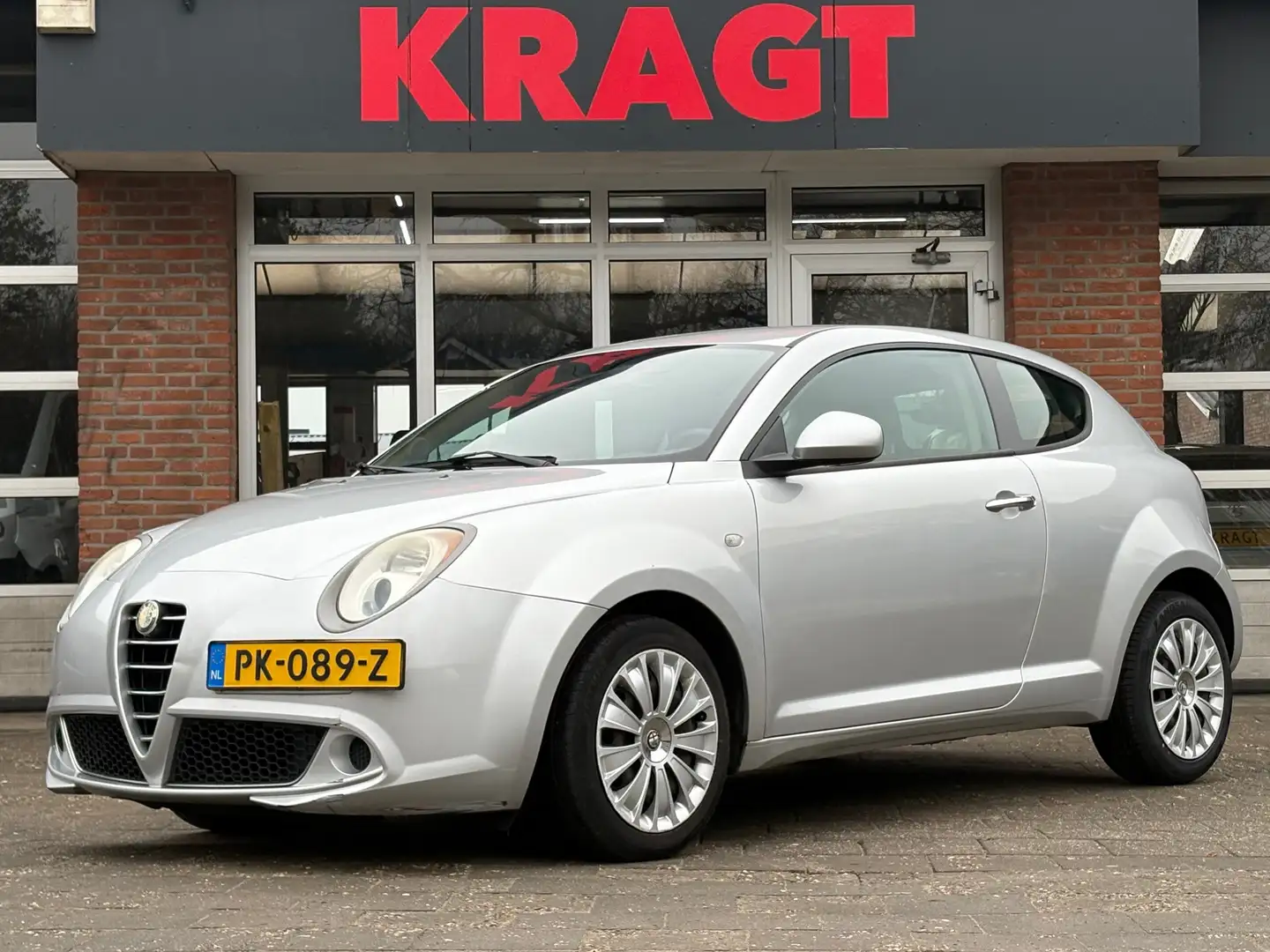 Alfa Romeo MiTo Progression 1.4 80 pk - airco - zuinig! Grau - 1