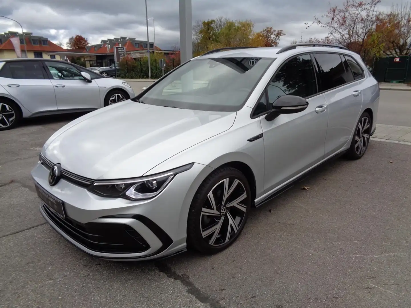 Volkswagen Golf VIII Variant 1,5 eTSI DSG R-Line (Navi+LED+RearVie Argent - 2