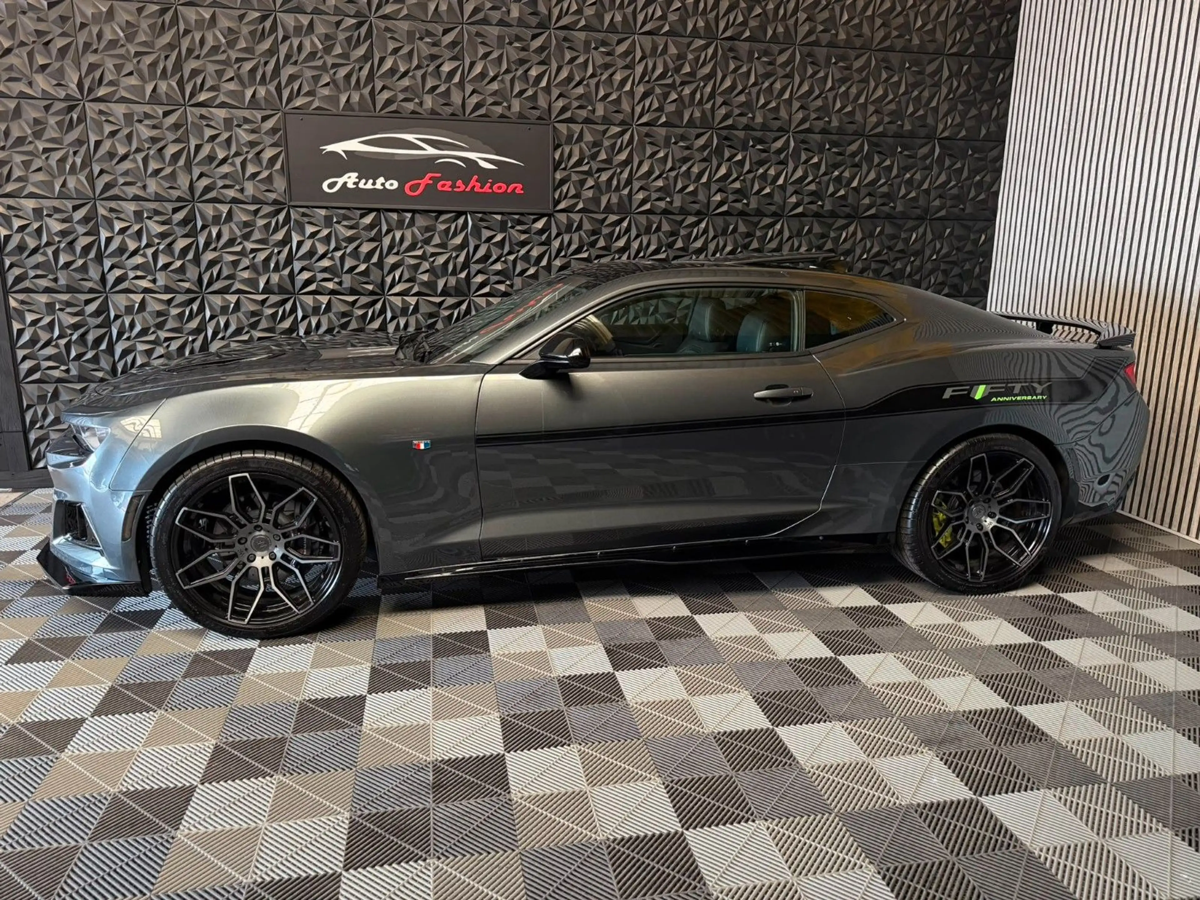 Chevrolet Camaro Coupé V8 50th Anniversary Edition Grail A — photo 2