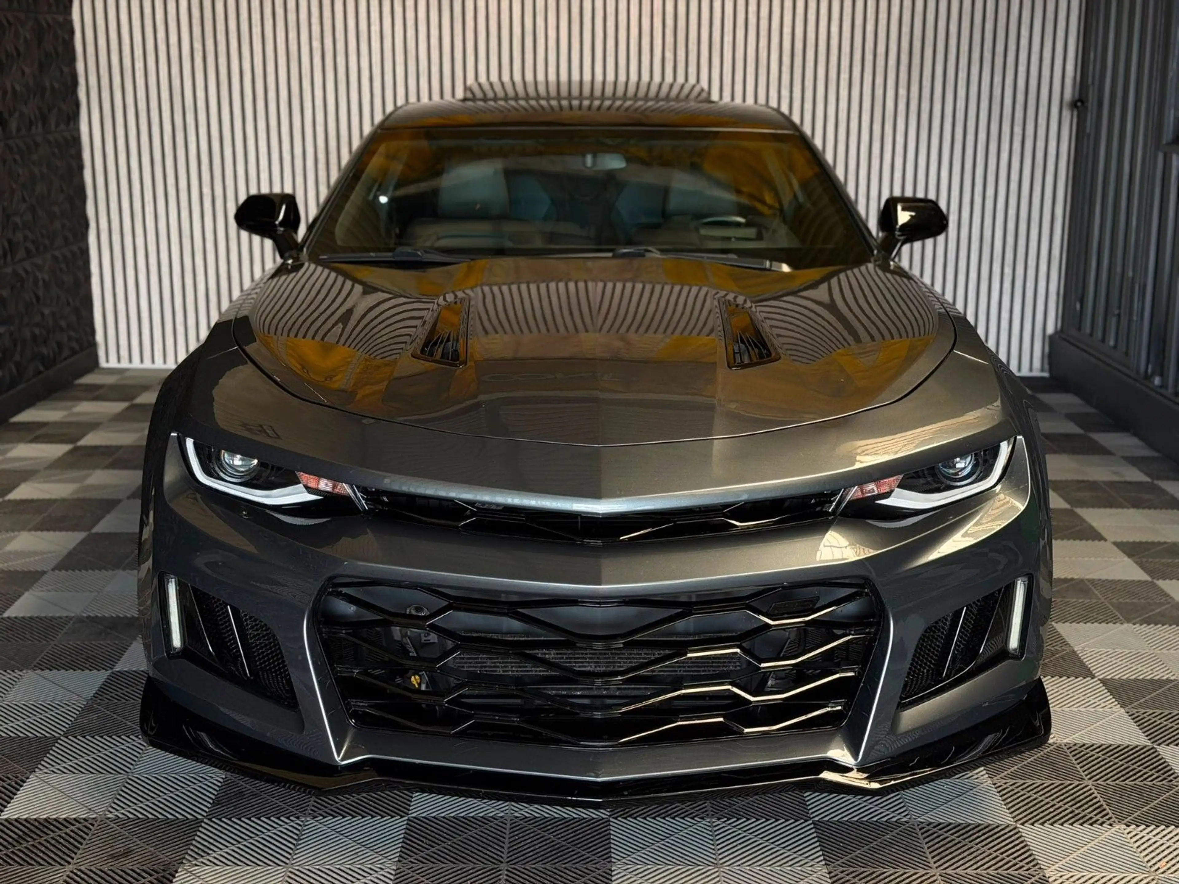 Chevrolet Camaro Coupé V8 50th Anniversary Edition Grail A — photo 15