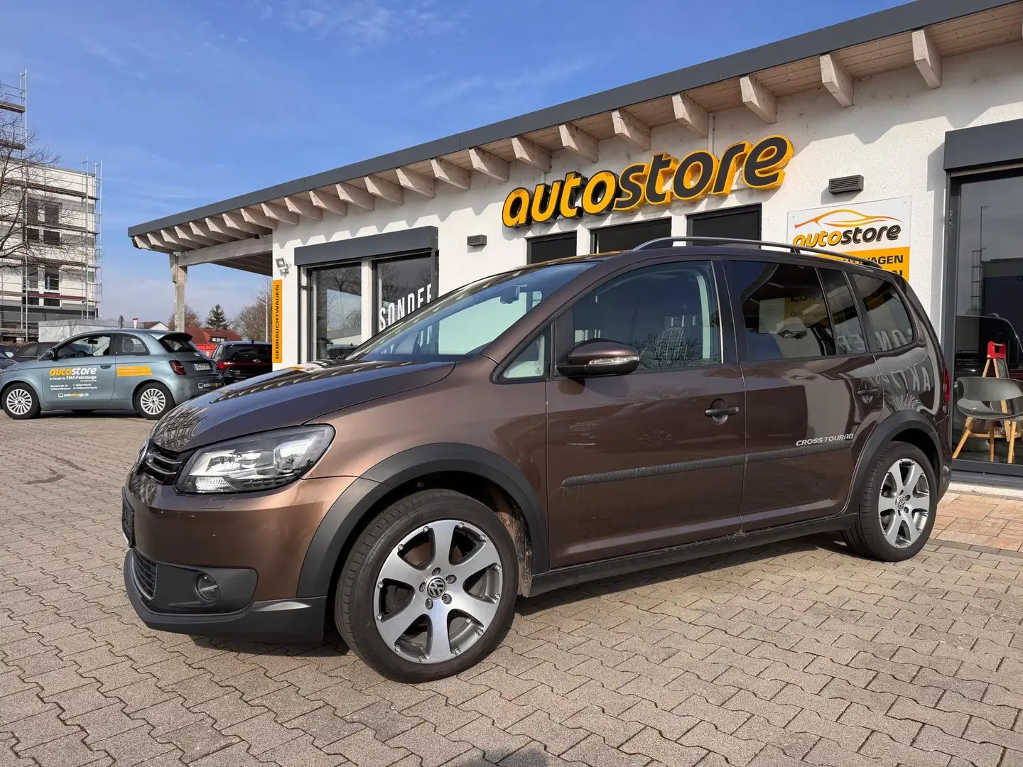 Volkswagen Touran CrossTouran 1.4 TSI 103 kW (140 PS), Schalt. 6-... Brun - 1
