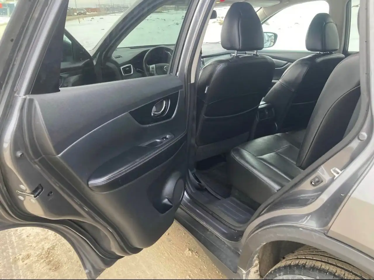 Nissan Rogue снимка Nissan Rogue