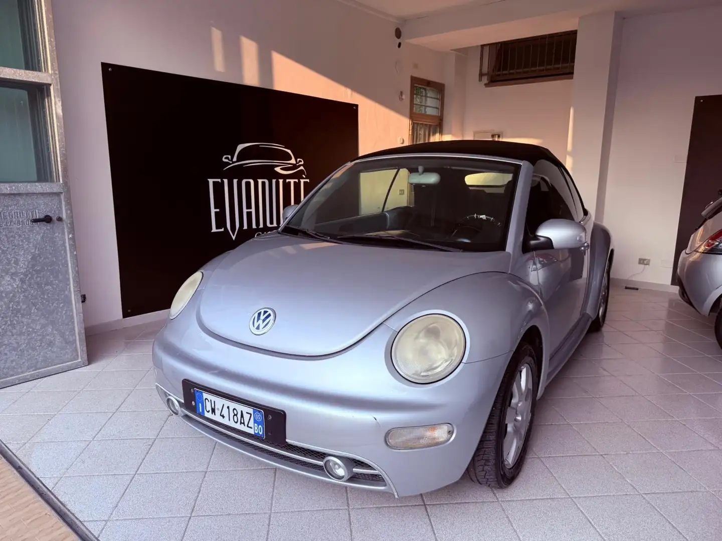 Volkswagen New Beetle New Beetle Cabrio 1.9 tdi 100cv Argento - 1