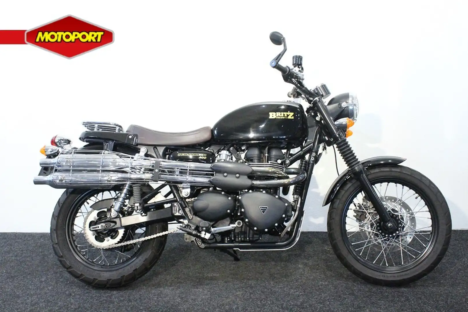 Triumph Street Scrambler 900 Černá - 1