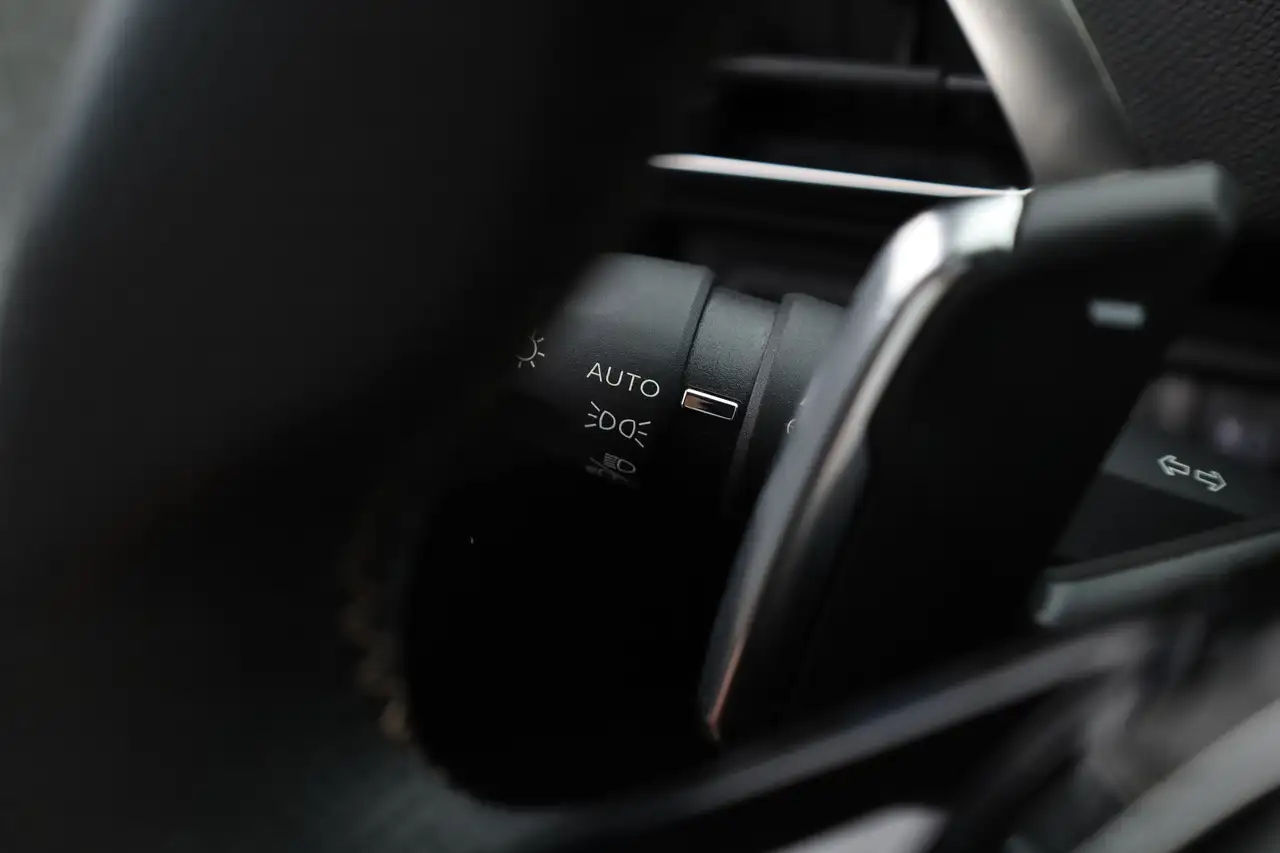 Peugeot 3008 1.6 HYbrid 225 GT Rijklaar!! Pano Adapt. Cru, миниатюра 14