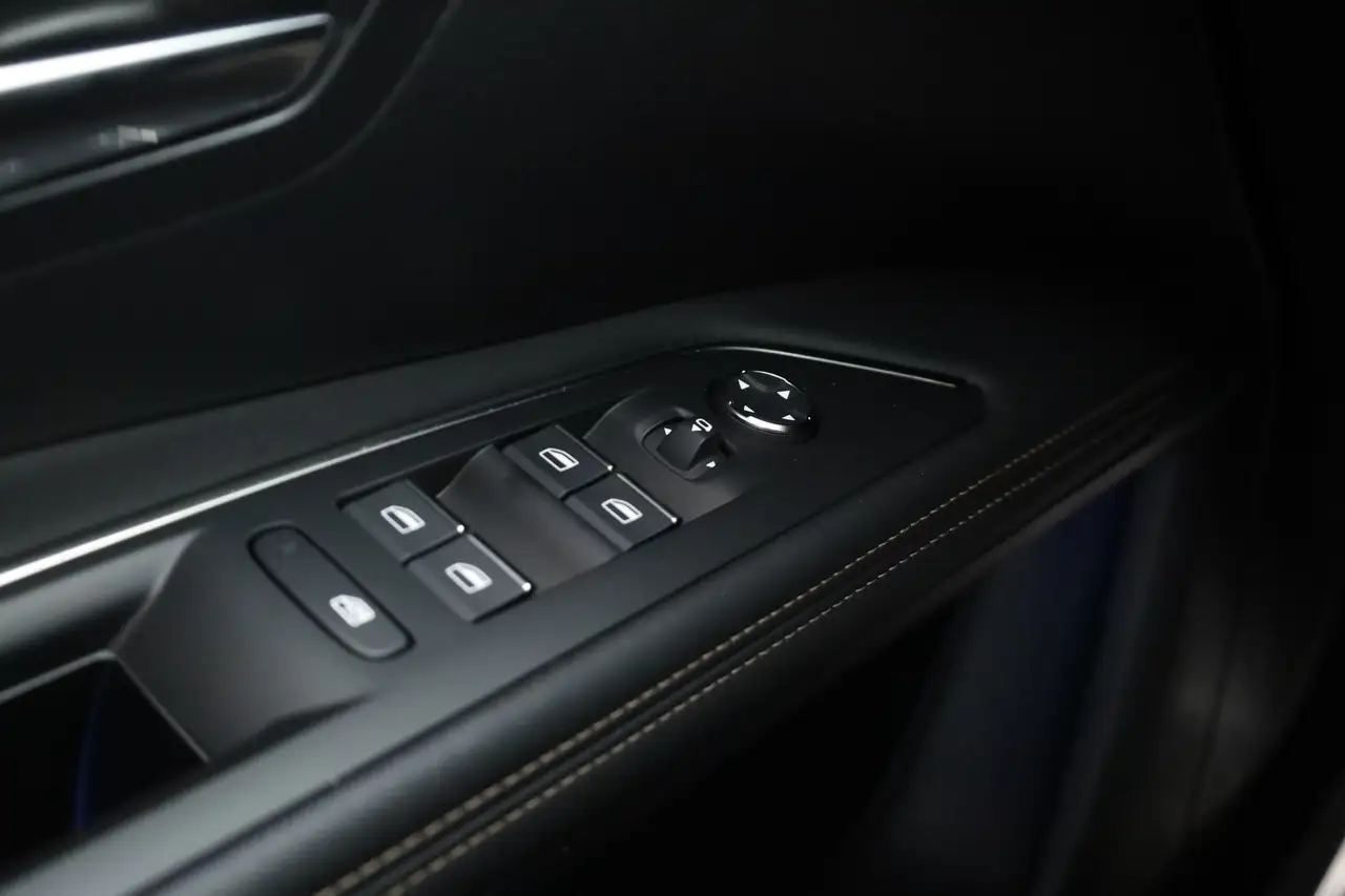 Peugeot 3008 1.6 HYbrid 225 GT Rijklaar!! Pano Adapt. Cru, миниатюра 9