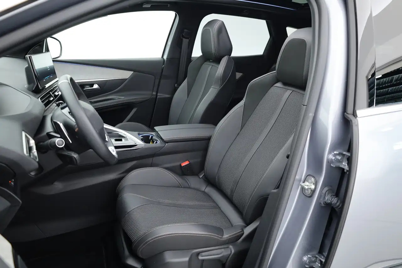 Peugeot 3008 1.6 HYbrid 225 GT Rijklaar!! Pano Adapt. Cru, миниатюра 3