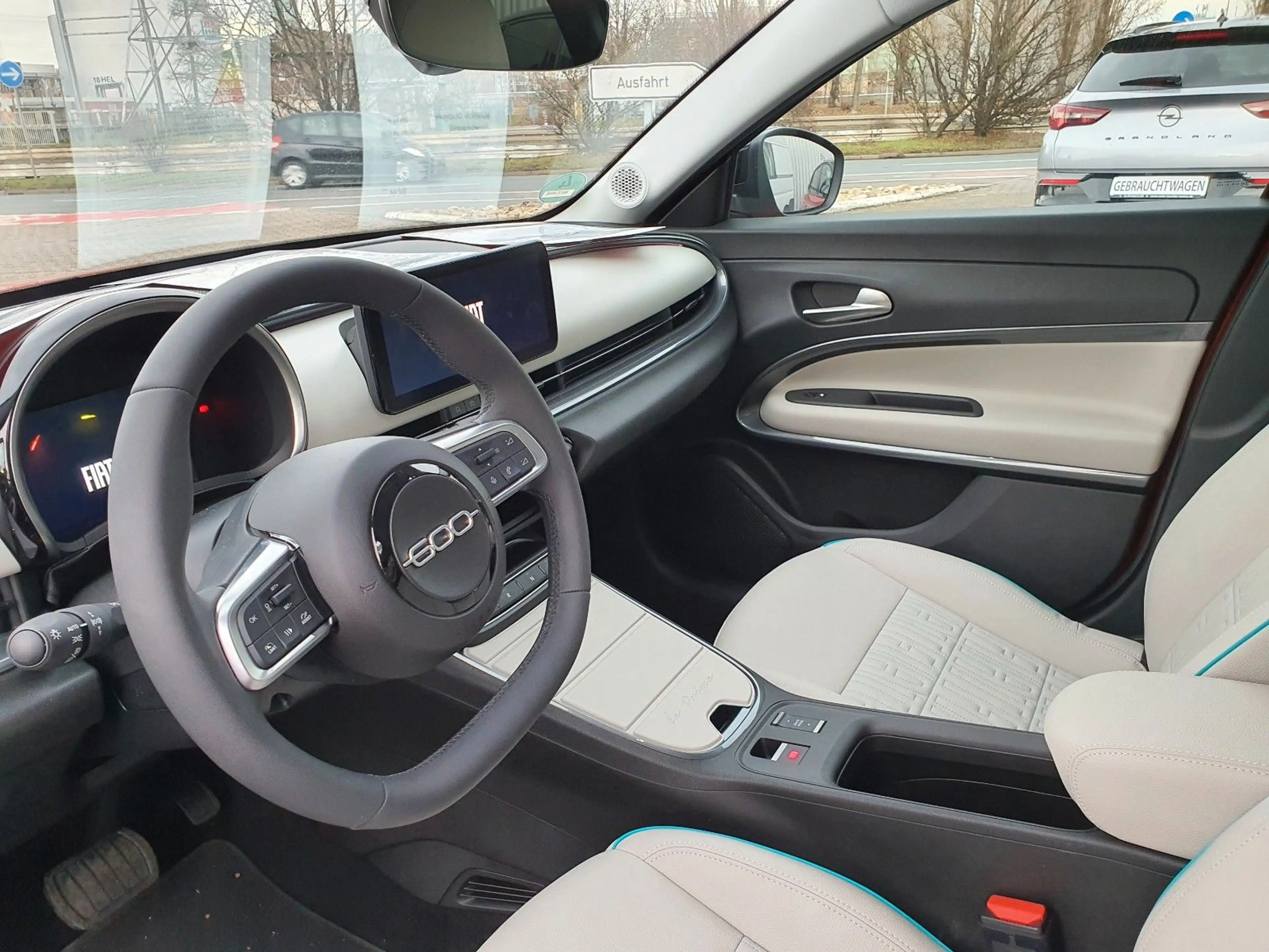 Fiat 600e "La Prima" - LED, Navi, 18" Alu, etc. — photo 7
