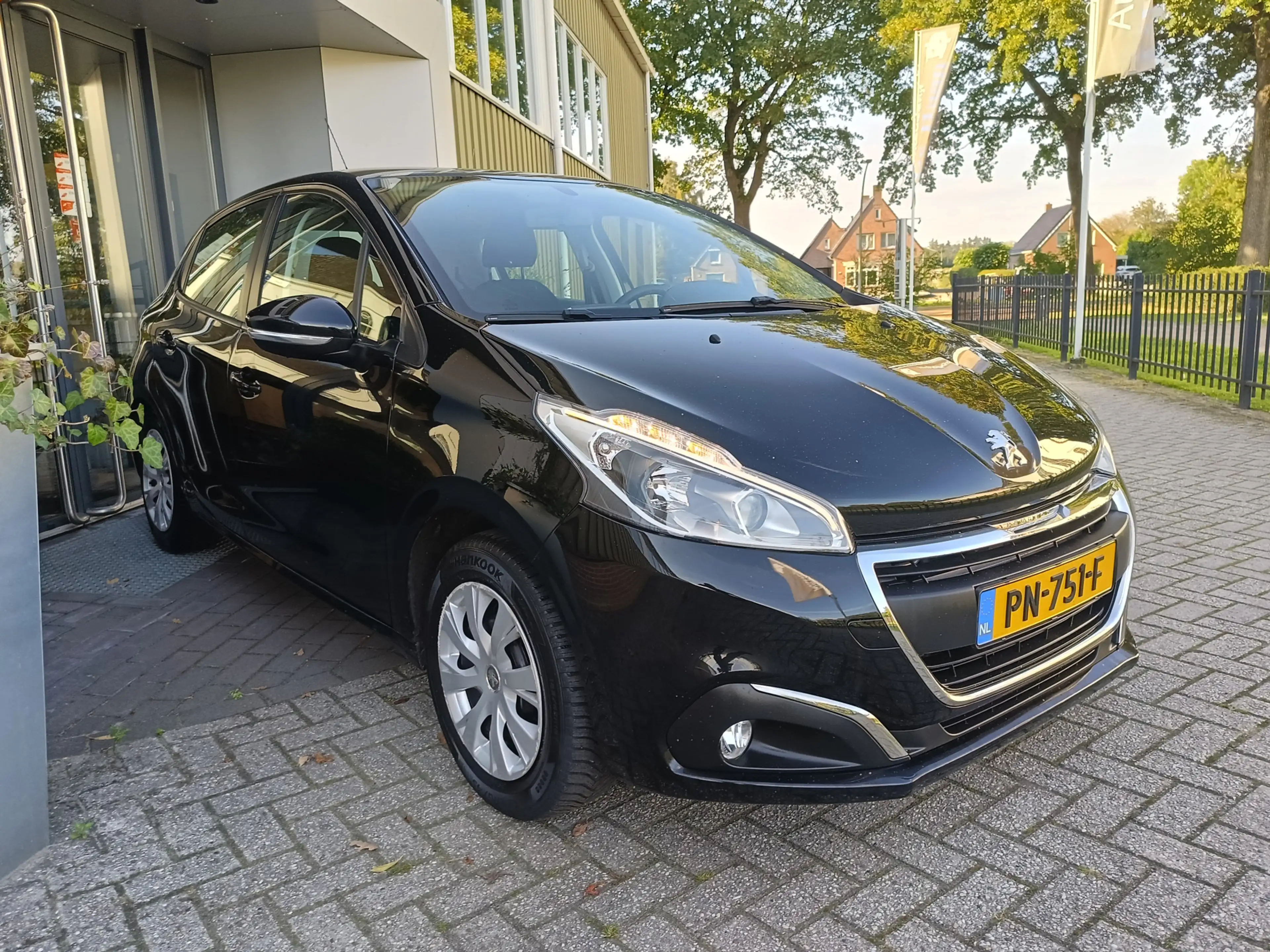 Peugeot 208 1.2 PureTech Blue Lion | Airco | NAP | Centrale De — photo 2