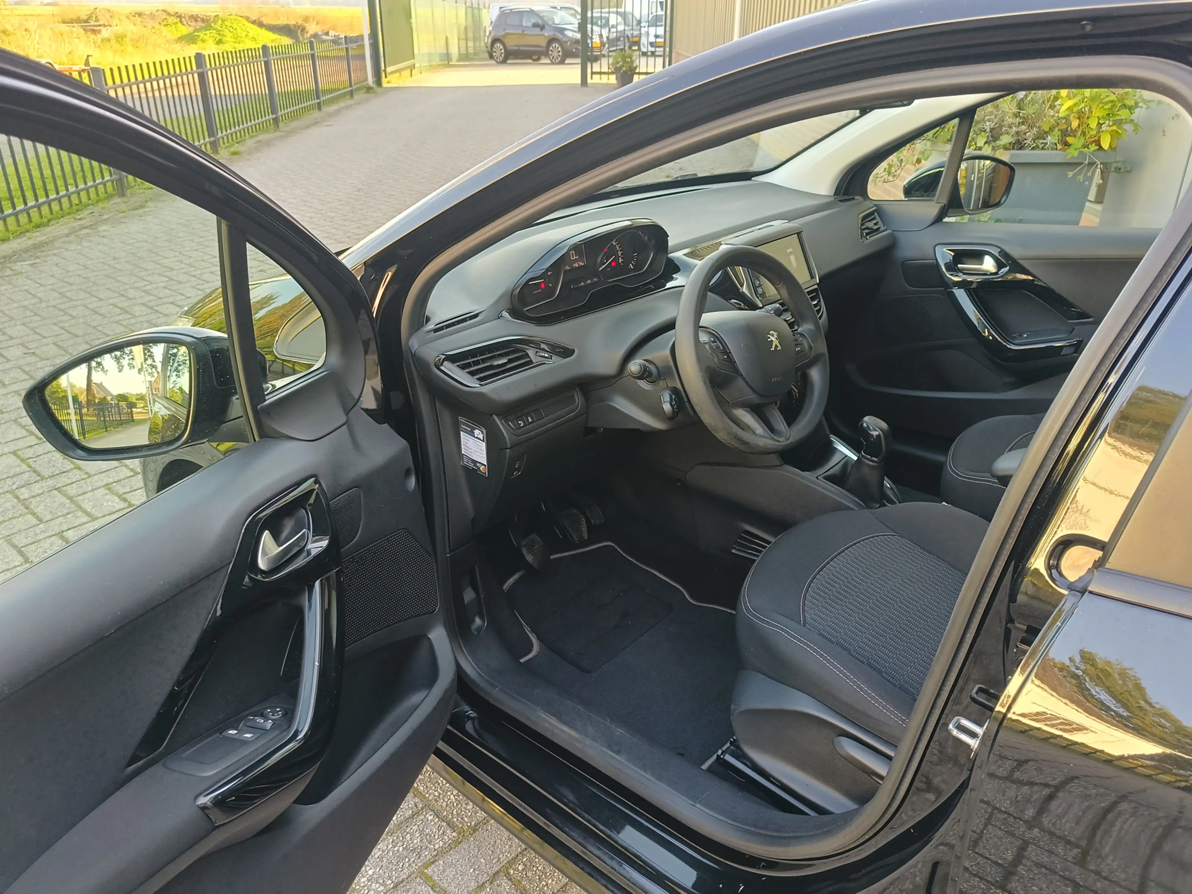 Peugeot 208 1.2 PureTech Blue Lion | Airco | NAP | Centrale De — photo 5