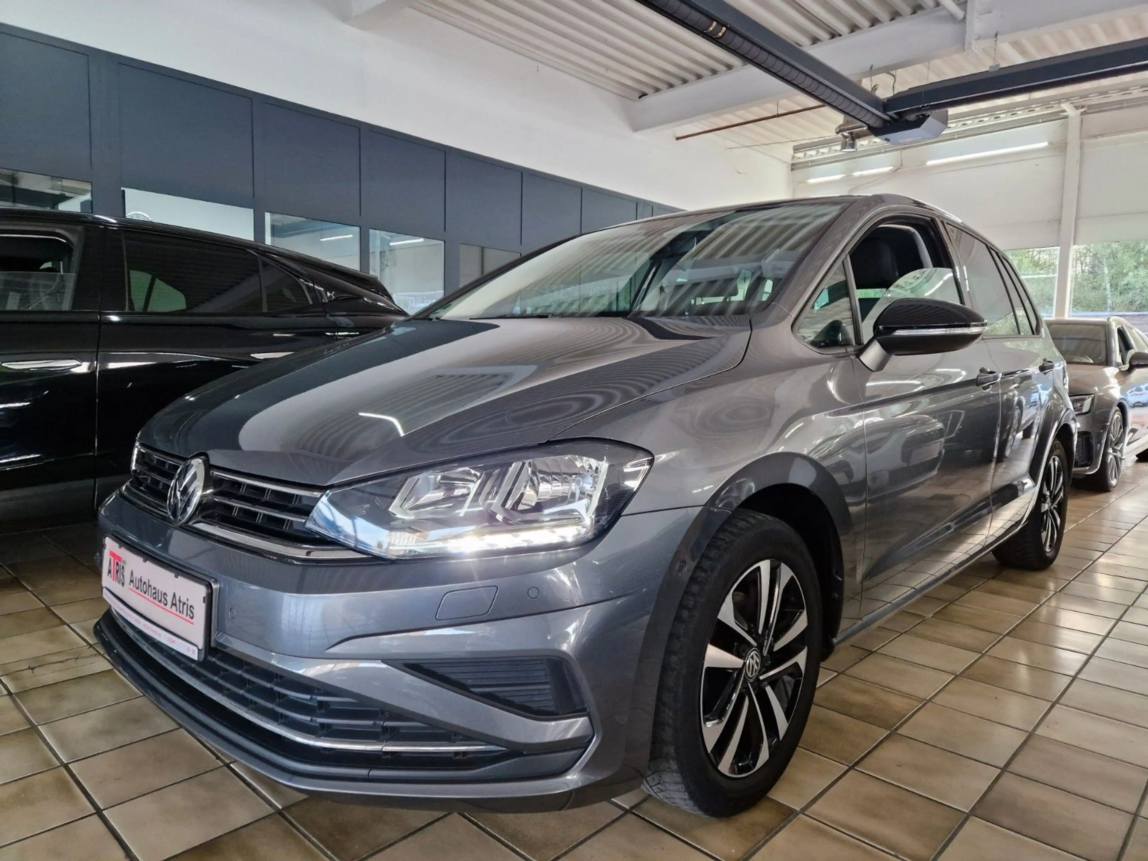 Volkswagen Golf Sportsvan VII IQ.DRIVE Navi — photo 3