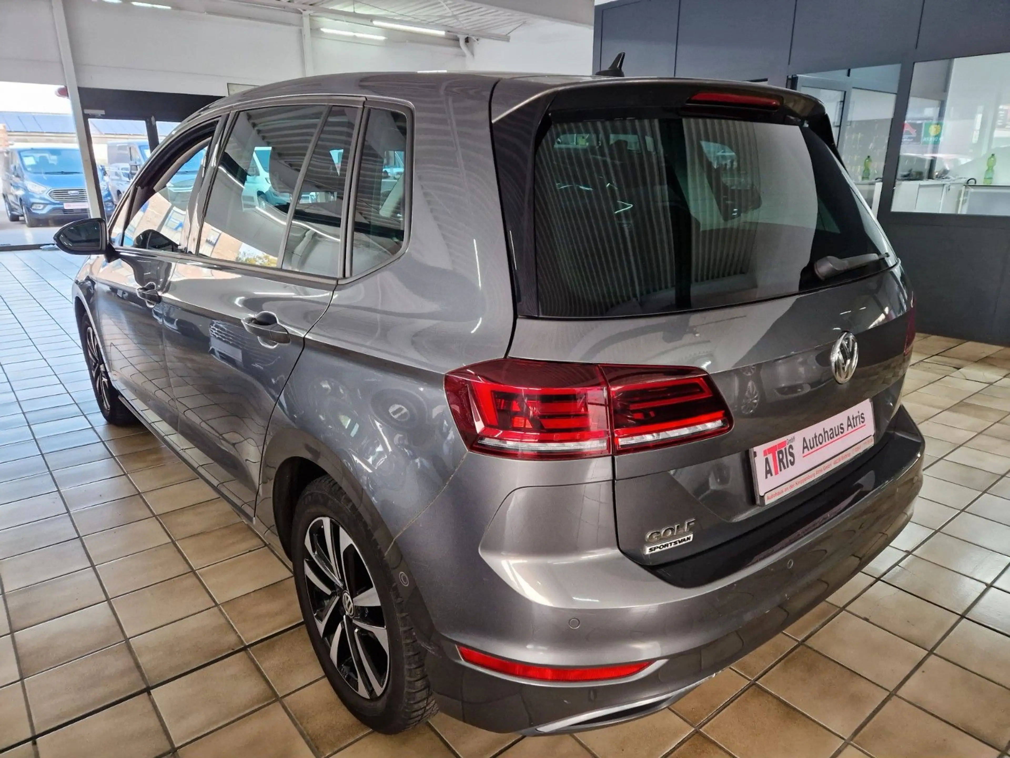 Volkswagen Golf Sportsvan VII IQ.DRIVE Navi — photo 4