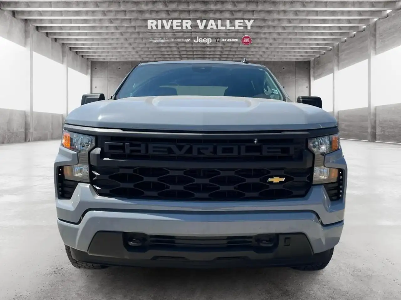 Chevrolet Silverado 1500 снимка Chevrolet Silverado 1500
