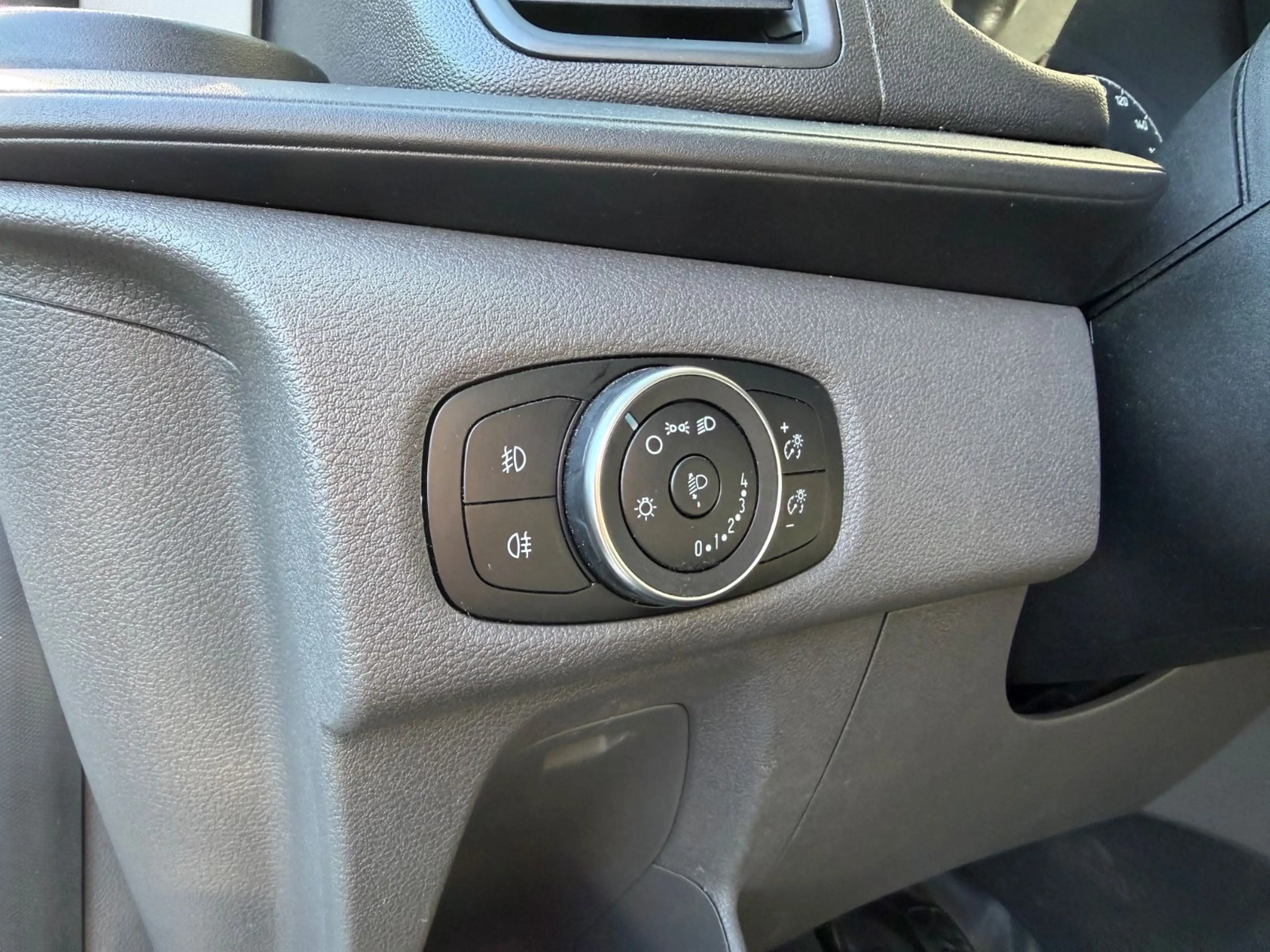 Ford Transit Custom 300 L2H1 Trend*LED*PDC*RFK*DAB+* — photo 14