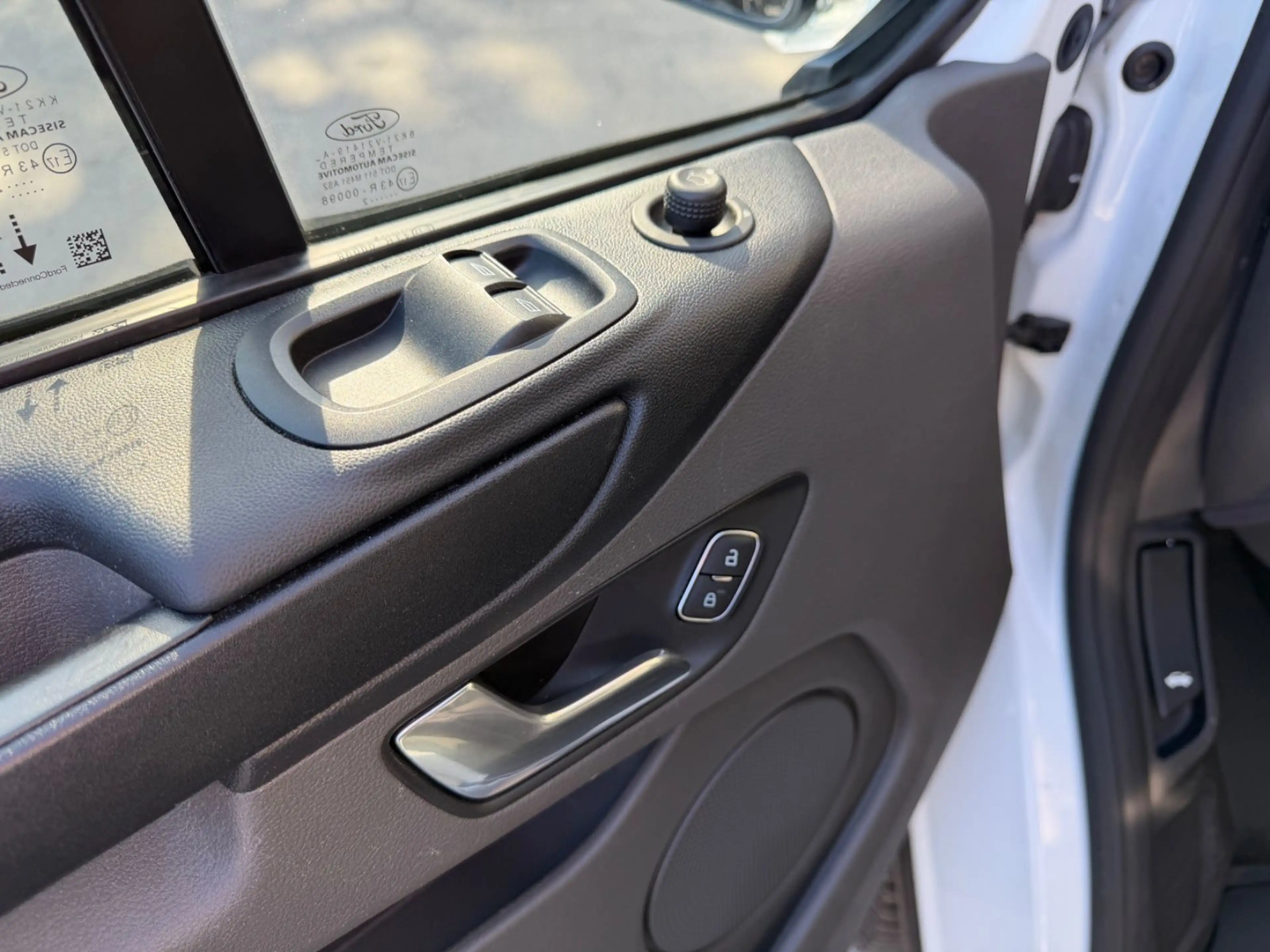 Ford Transit Custom 300 L2H1 Trend*LED*PDC*RFK*DAB+* — photo 15