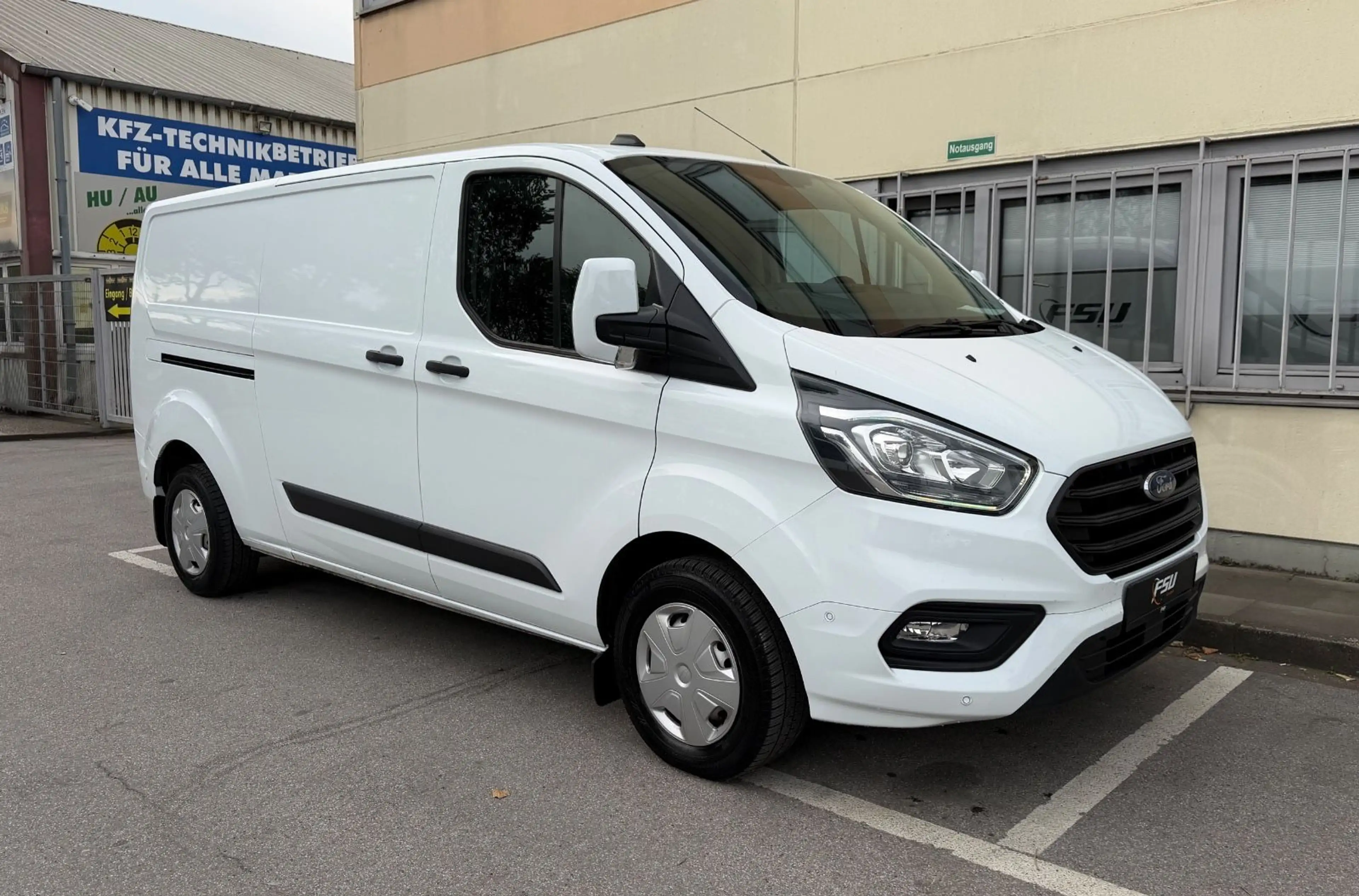 Ford Transit Custom 300 L2H1 Trend*LED*PDC*RFK*DAB+* — photo 5