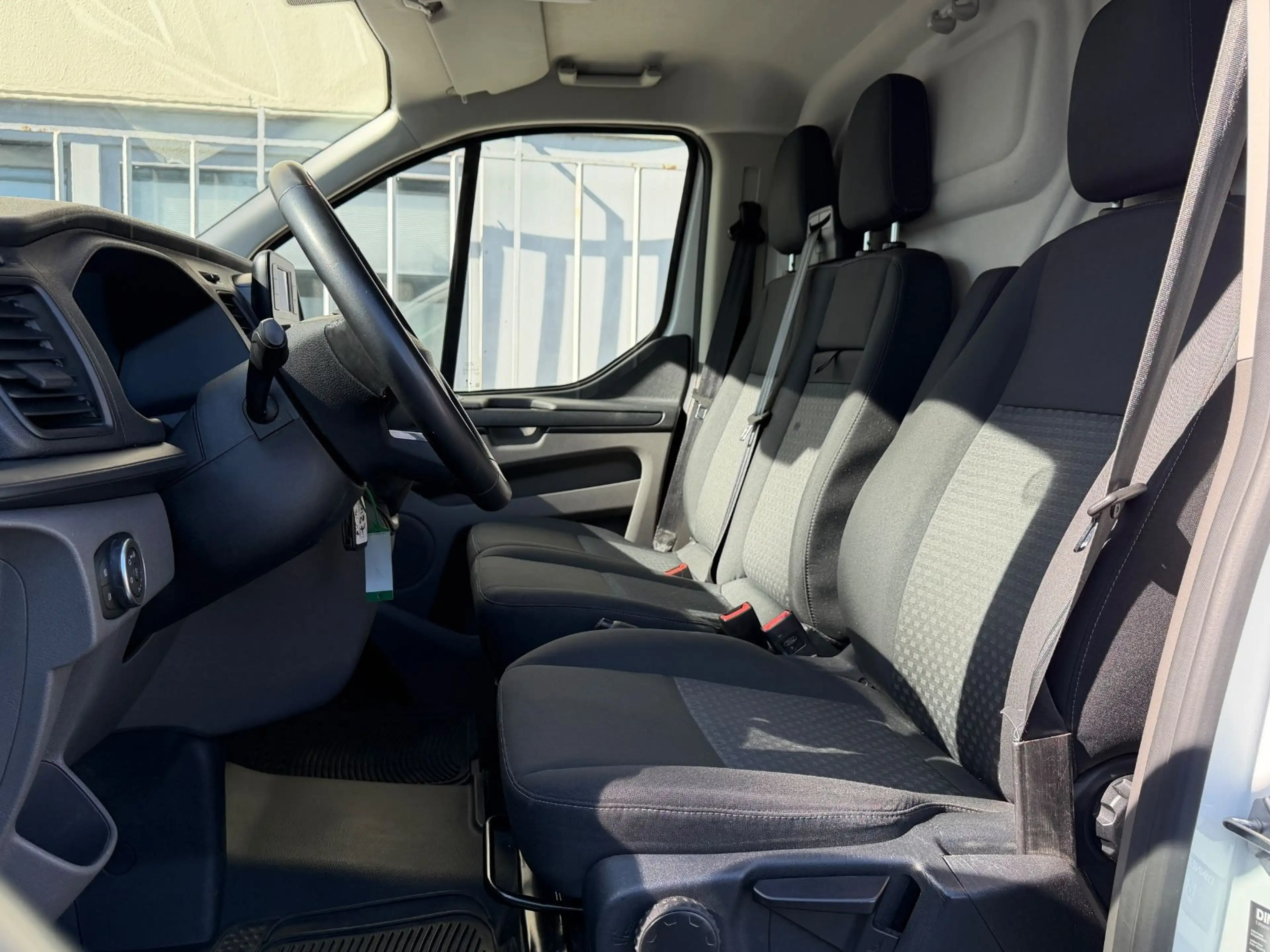 Ford Transit Custom 300 L2H1 Trend*LED*PDC*RFK*DAB+* — photo 9
