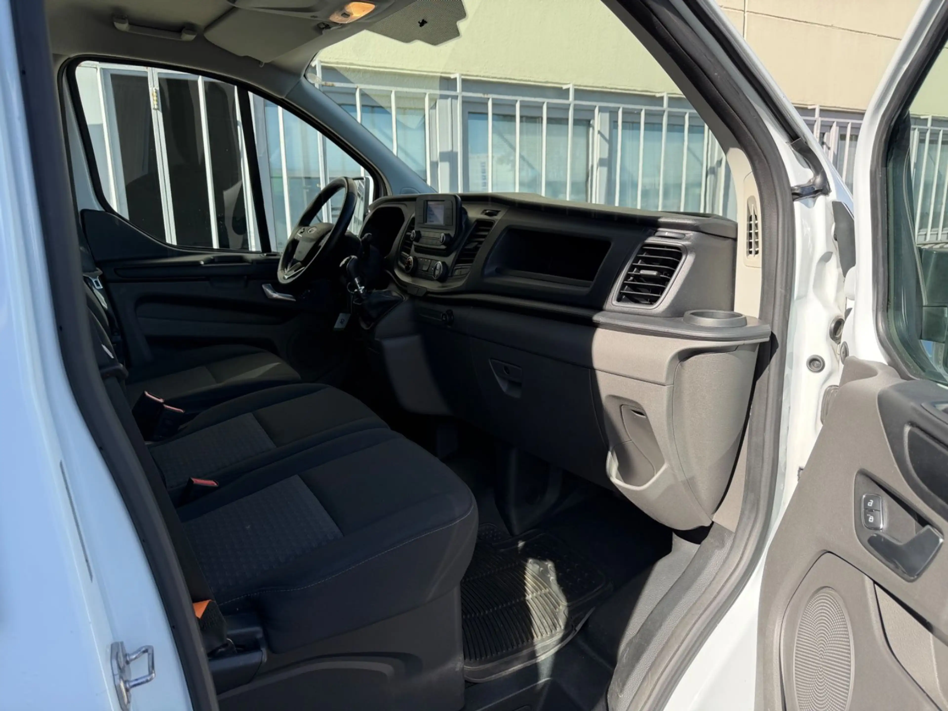 Ford Transit Custom 300 L2H1 Trend*LED*PDC*RFK*DAB+* — photo 10