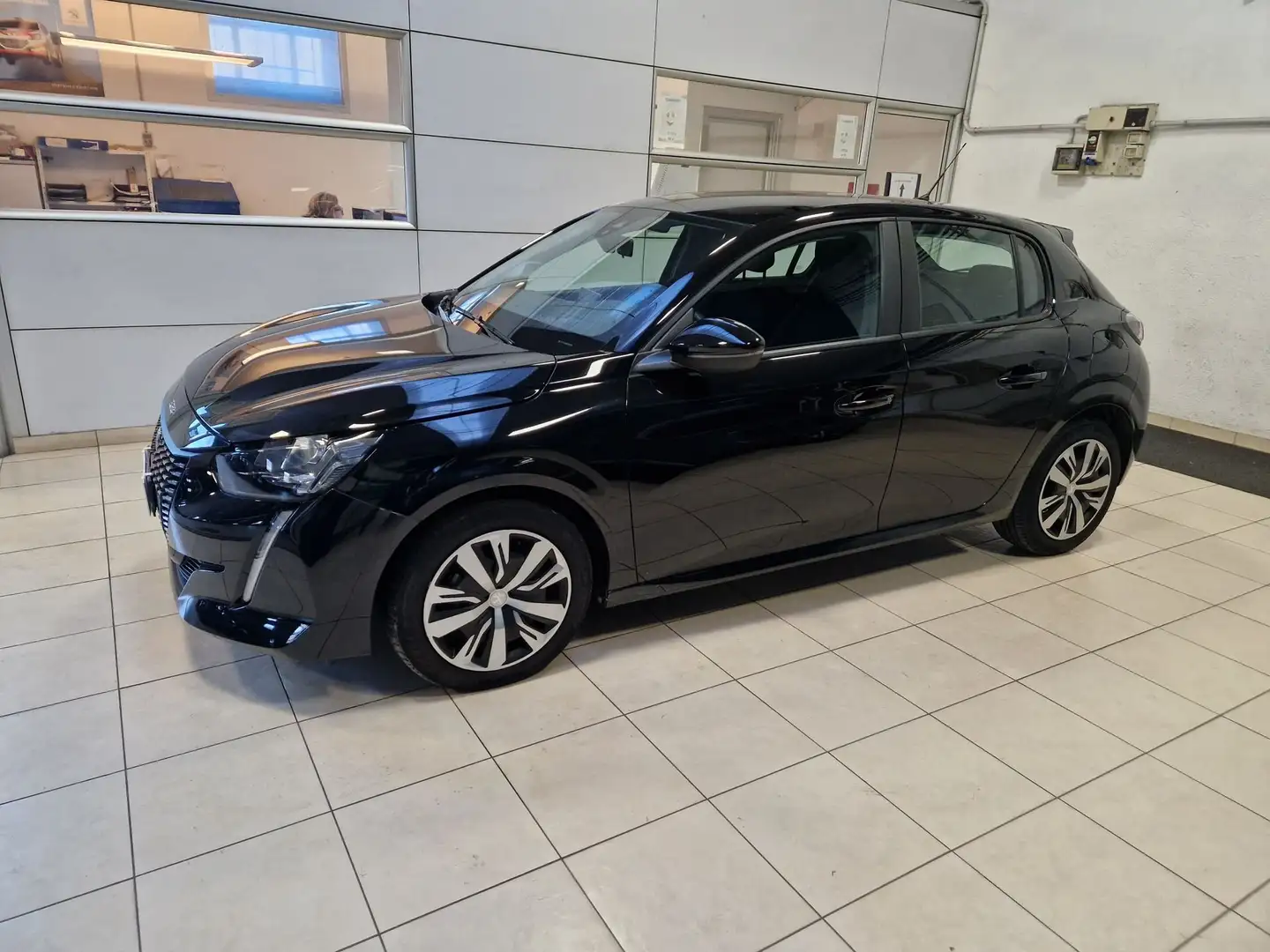 Peugeot 208 208 PureTech 75 Stop&Start 5 porte Active Zwart - 2