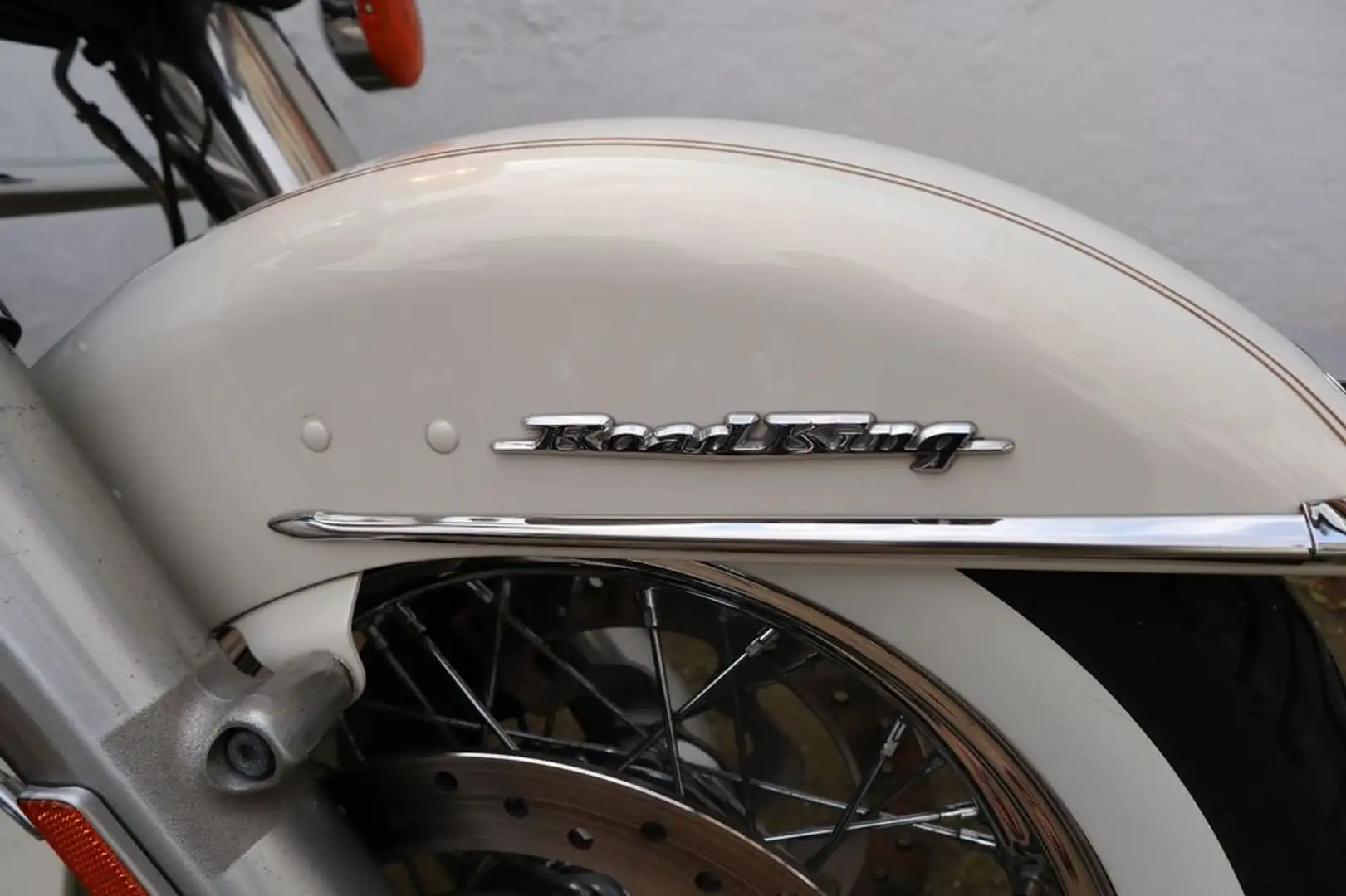 Harley-Davidson Road King FLHRC Road King Classic 103 Šedá - 2