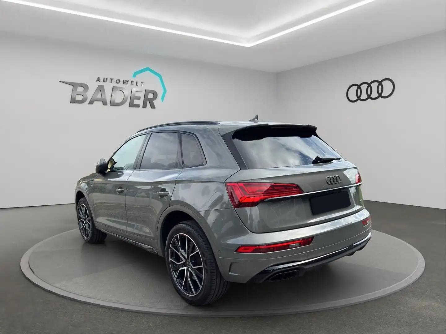Audi Q5 2.0 TDI quattro S Line Matrix B&O AHK Navi Grau - 2