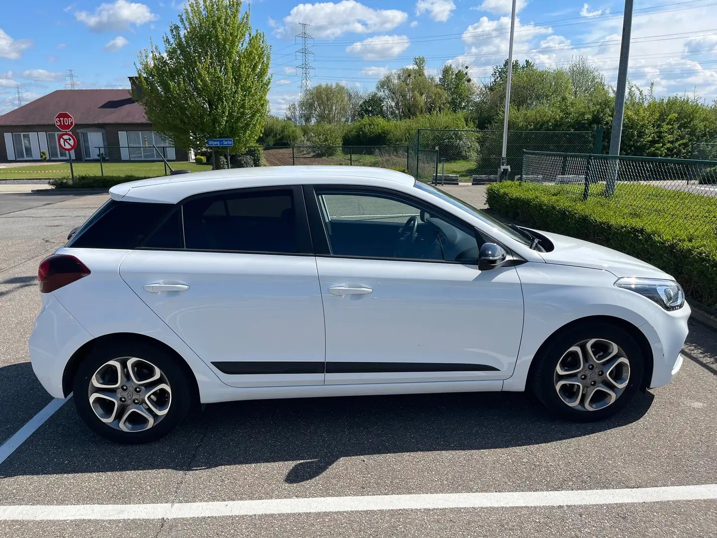 Hyundai i20 Active 1.0 T-GDi Twist Tech Pack Bílá - 2