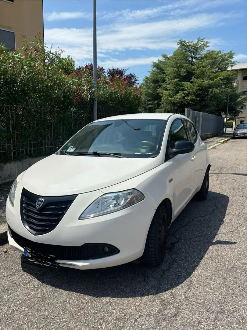 Lancia Ypsilon 1.2 8v Elefantino ecochic Gpl 69cv my14 - 1