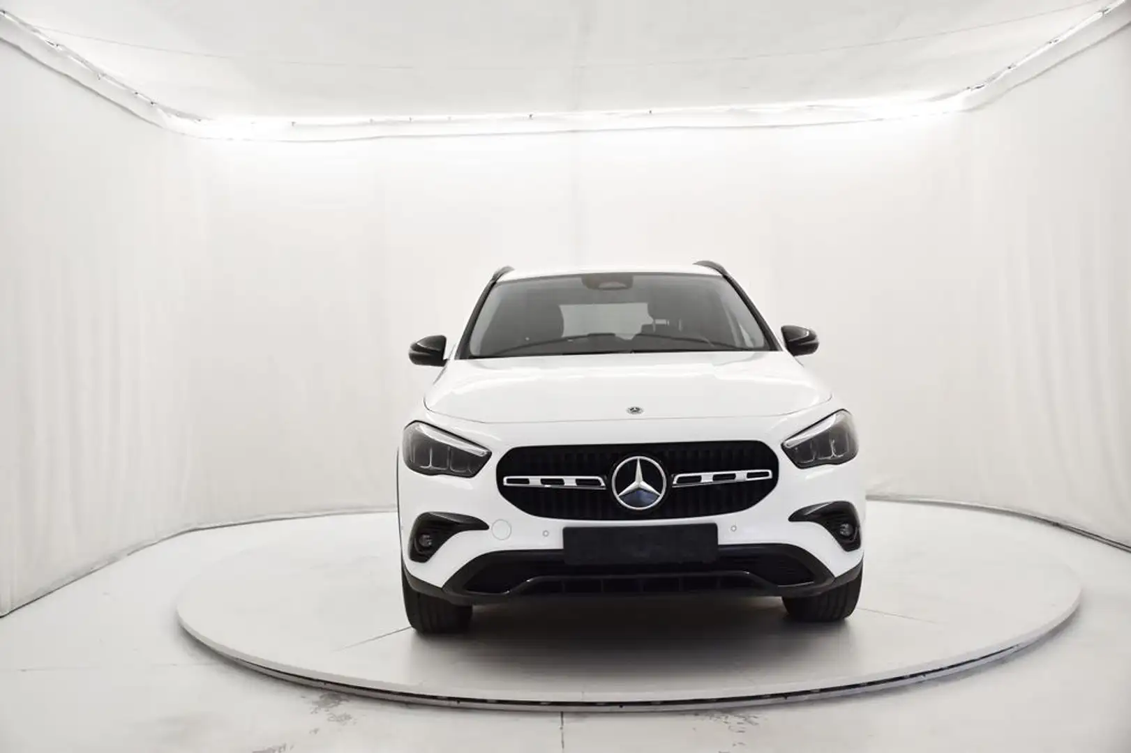 Mercedes-Benz GLA 180 Mhev Progressive Advanced NIGHT PACK,AZIENDALE Blanc - 2