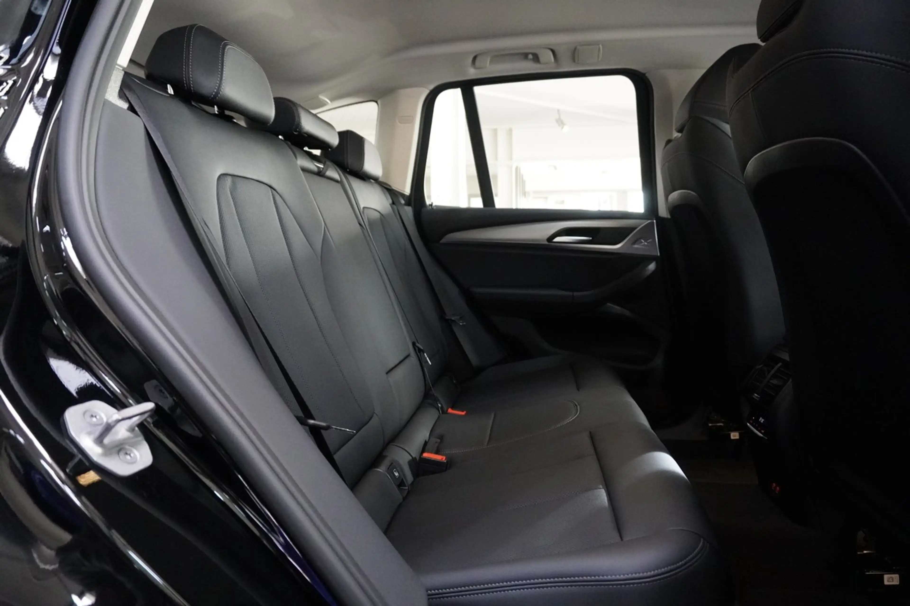 BMW X3 xDrive 20d Mild-Hybrid LED R.Cam AHK — photo 17