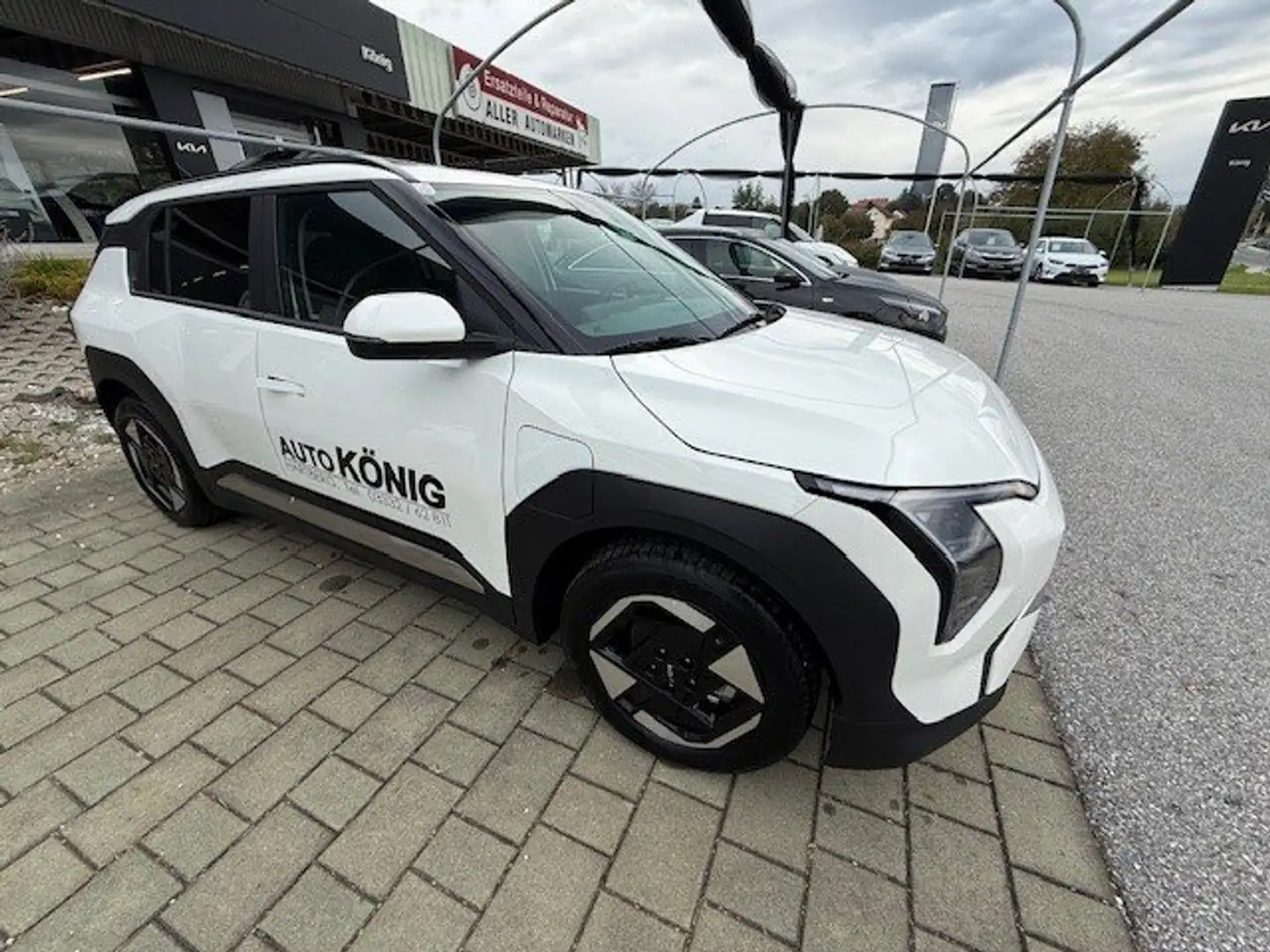 Kia EV3 EV3 FWD 81,4kWh Earth Earth Weiß - 1