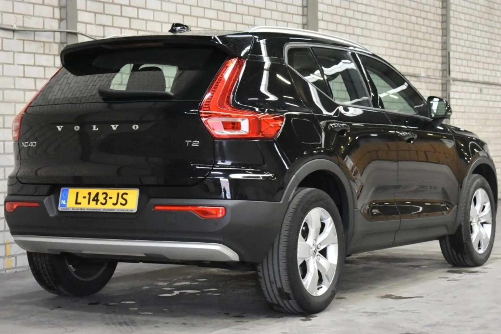 Volvo XC40 T2 129pk Aut. Business Pro | Driver Assist | Park Zwart - 2