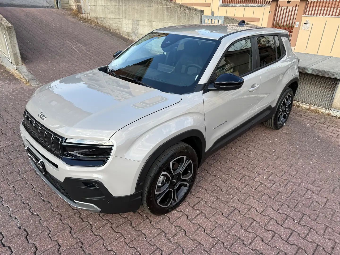 Jeep Avenger 1.2 turbo e-hybrid Summit fwd 100cv edct6 PROMO! Grigio - 1