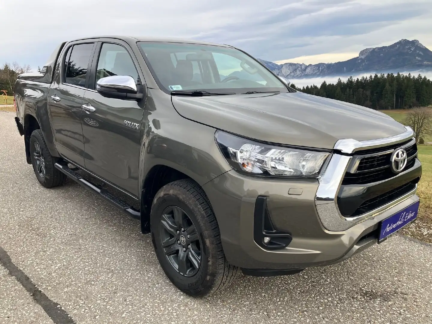 Toyota Hilux Hilux DK Active 4WD 2,8 D-4D Aut. AHK, Bügel Bronze - 2