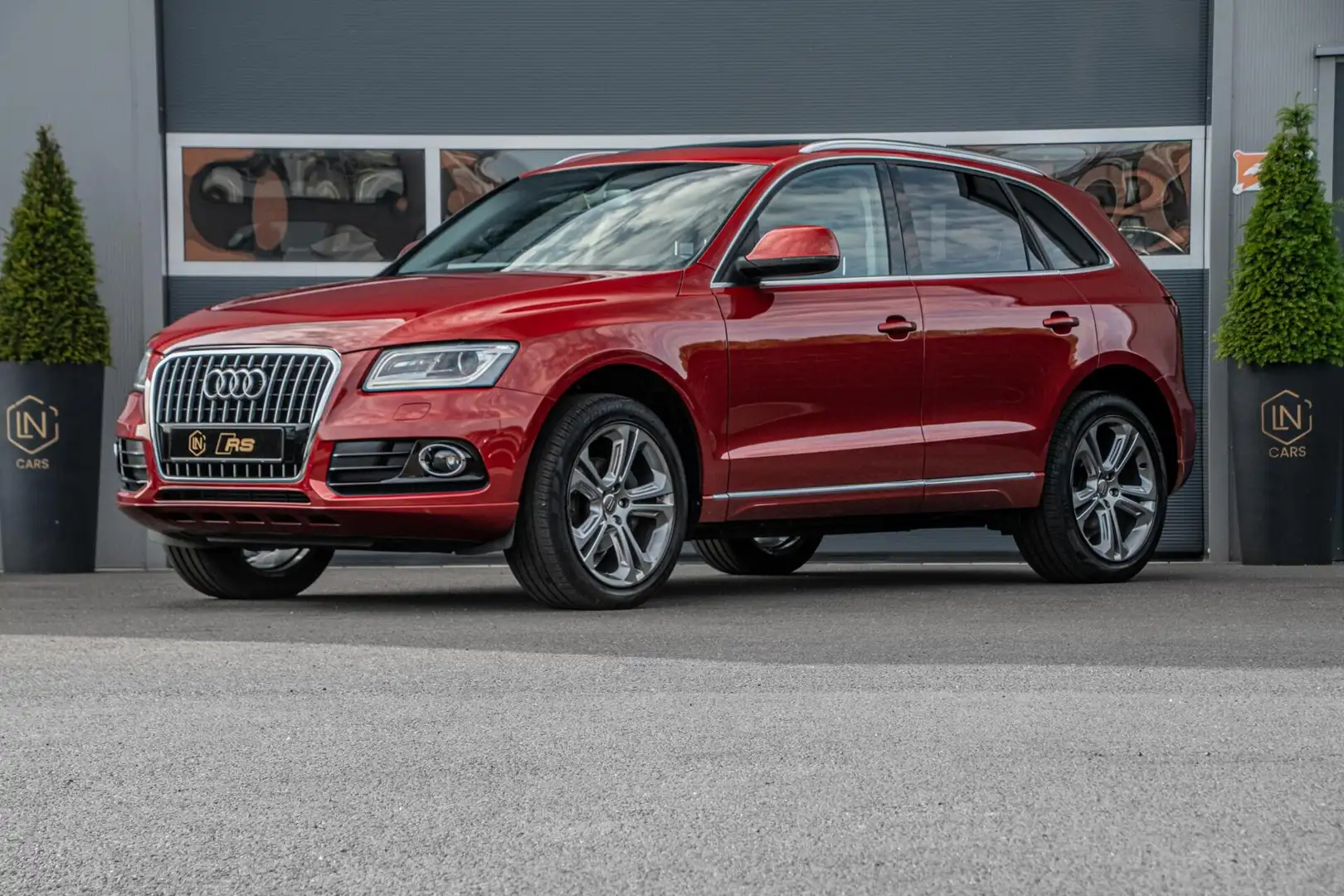 Audi Q5 2.0 TFSI quattro Pro Line |Panoramadak|Navi|Cruise Rood - 1
