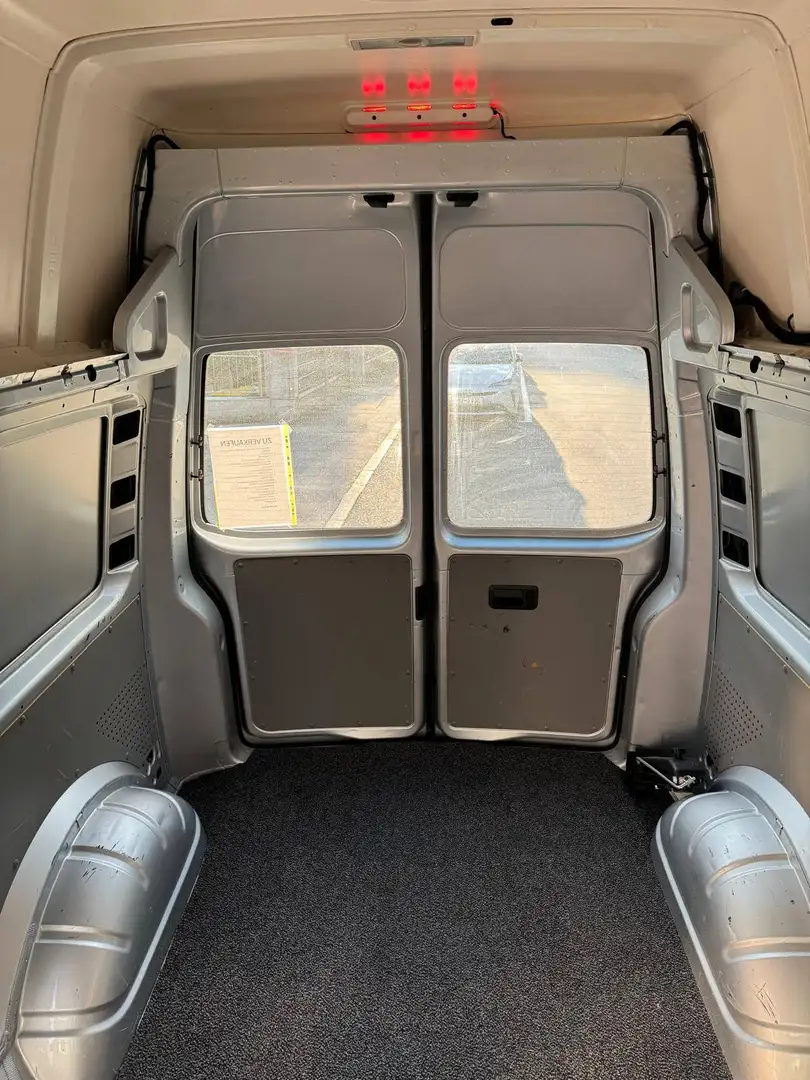 Volkswagen Transporter TransVan Trendline LR 2,0 BiTDI 4motion Trendline Silber - 2