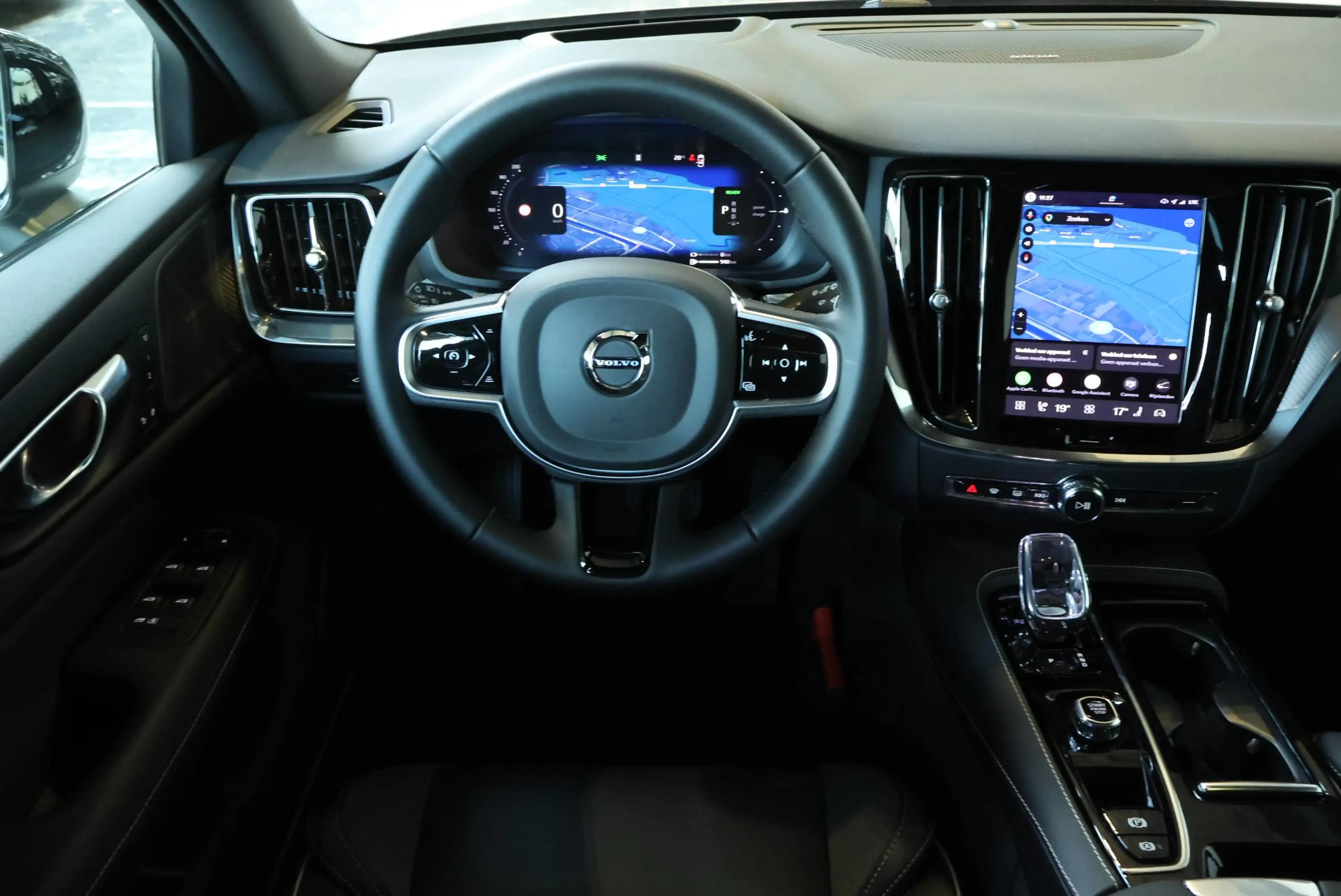 Volvo V60 T8 Plug-in hybrid AWD Plus Dark | Trekhaak | Panor — photo 12