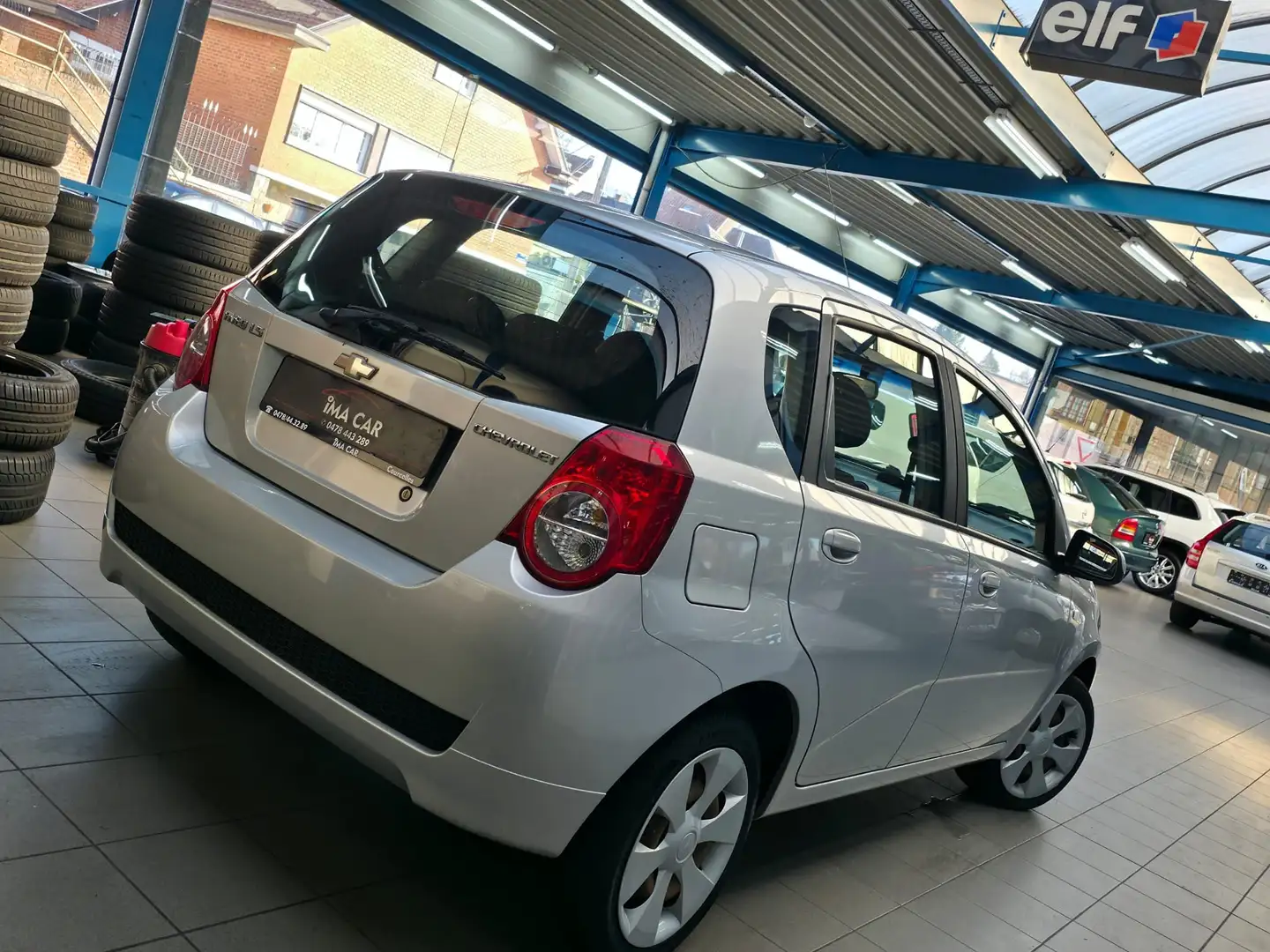 Chevrolet Aveo Aveo hatchback 1.4i LS Grau - 2