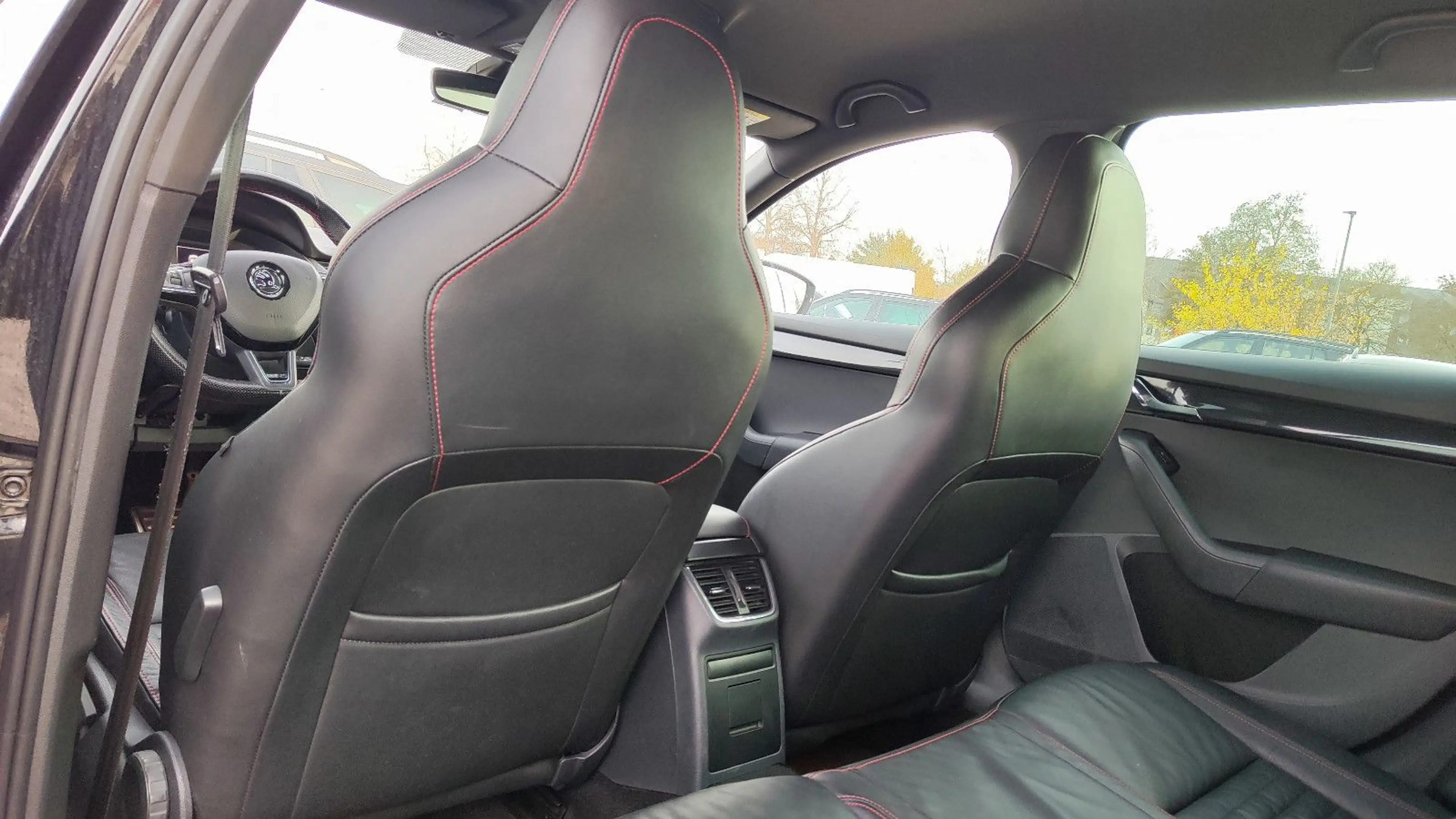 Skoda Octavia Combi RS 2.0 TDI Xenon*Navi*19Zoll*1Hand — photo 34