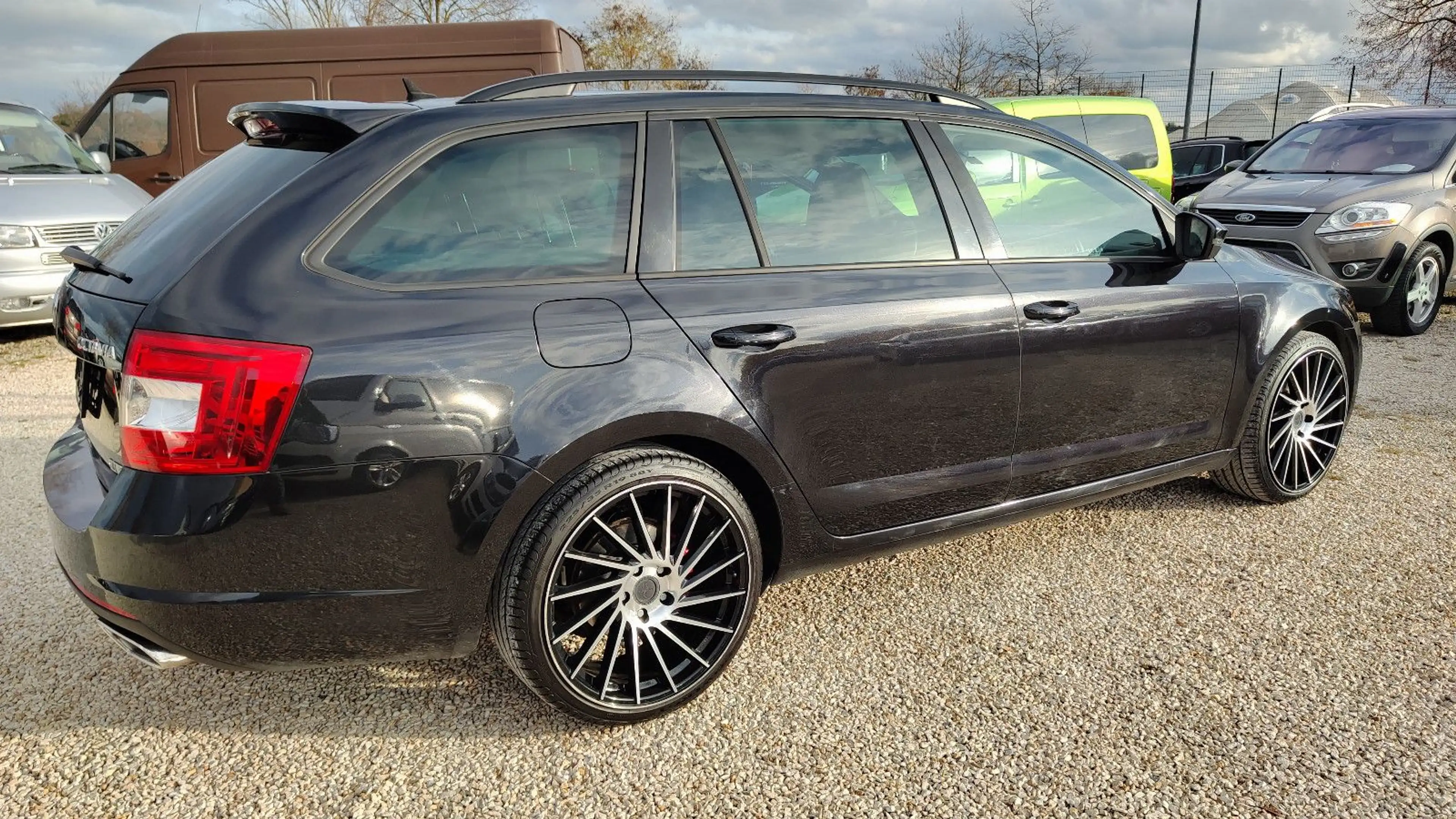 Skoda Octavia Combi RS 2.0 TDI Xenon*Navi*19Zoll*1Hand — photo 10